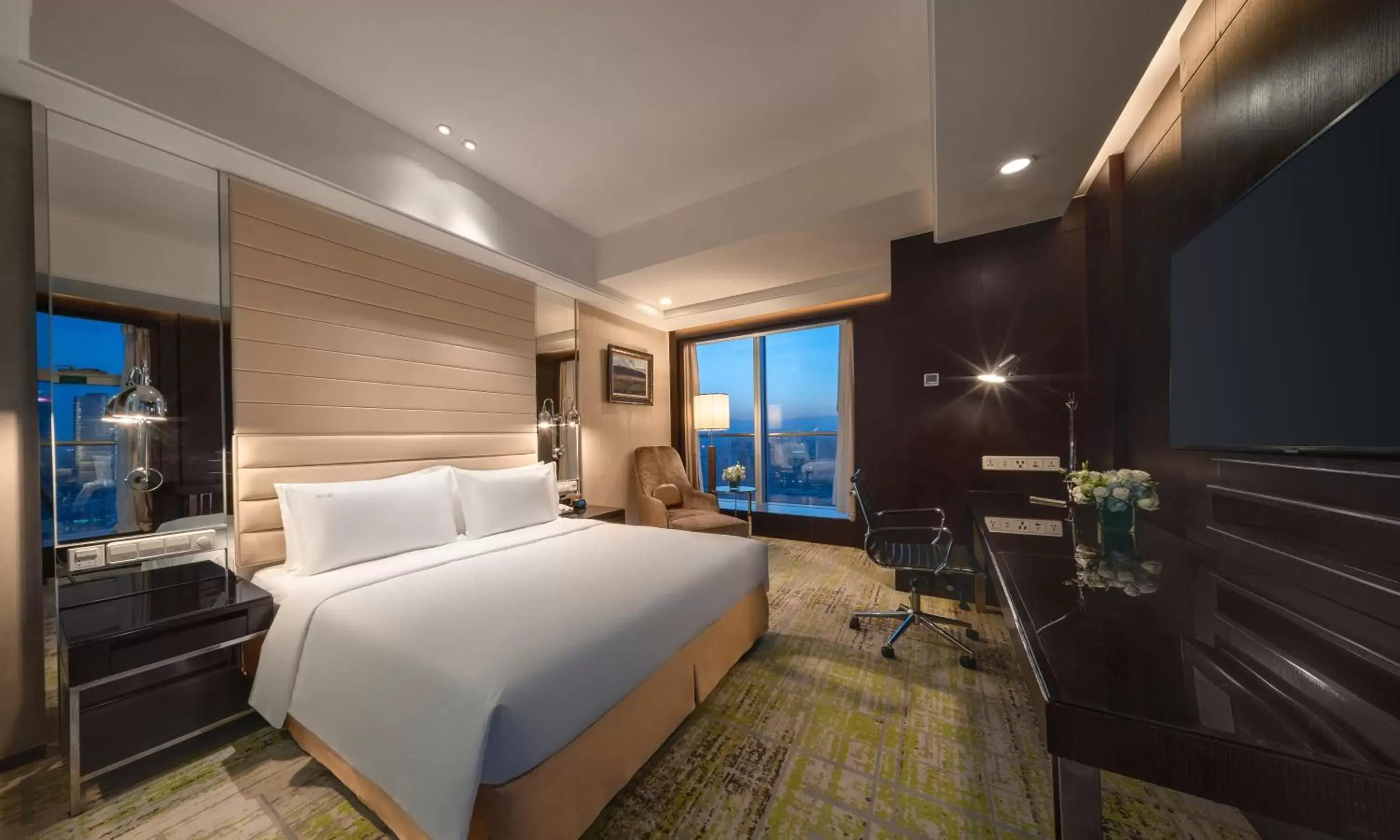 Bedroom in Holiday Inn Beijing Focus Square, an IHG Hotel