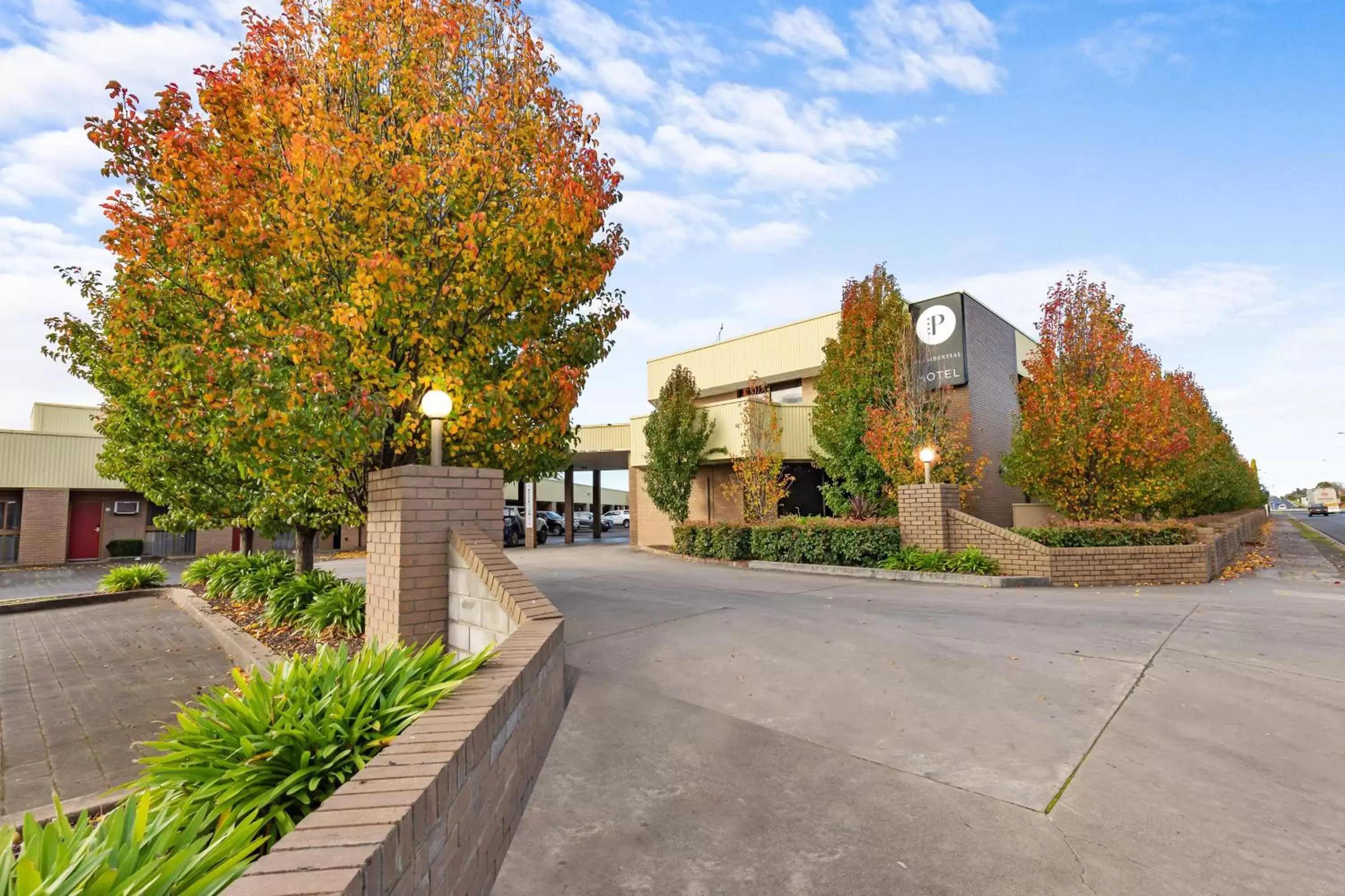 Garden, Property Building in Presidential Motel