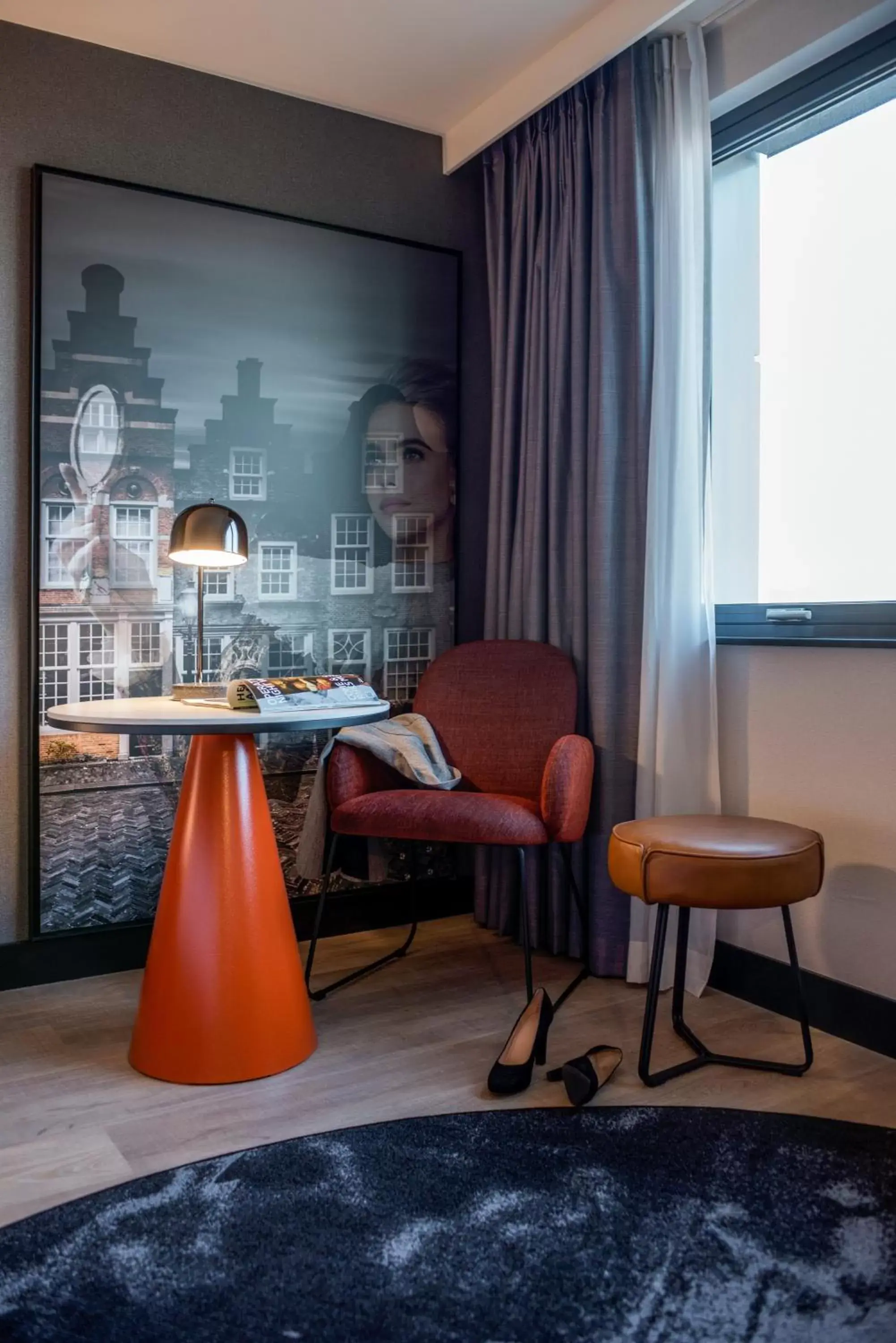 Seating Area in Mercure Amsterdam City Hotel