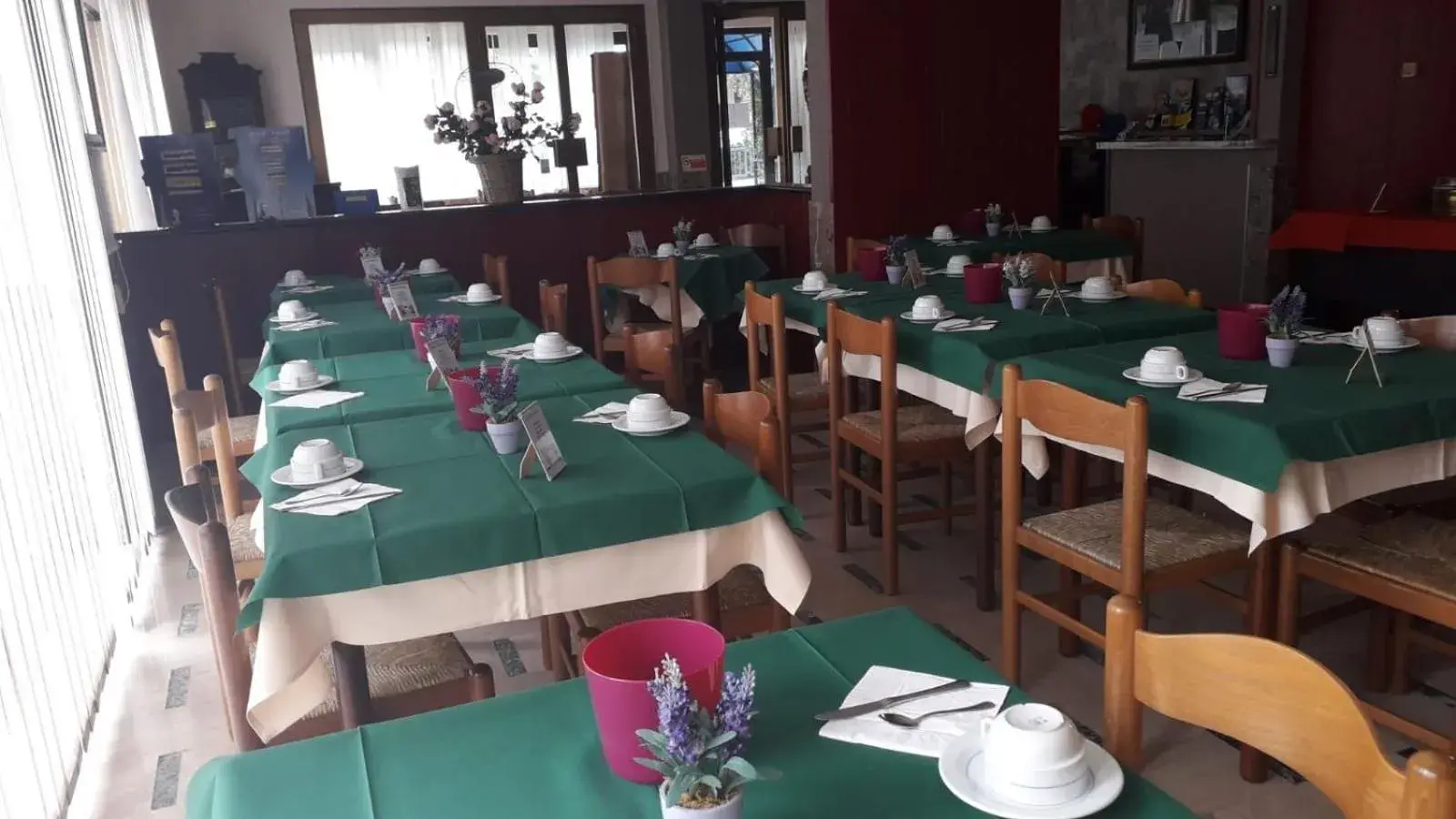 Restaurant/Places to Eat in Hotel Primavera