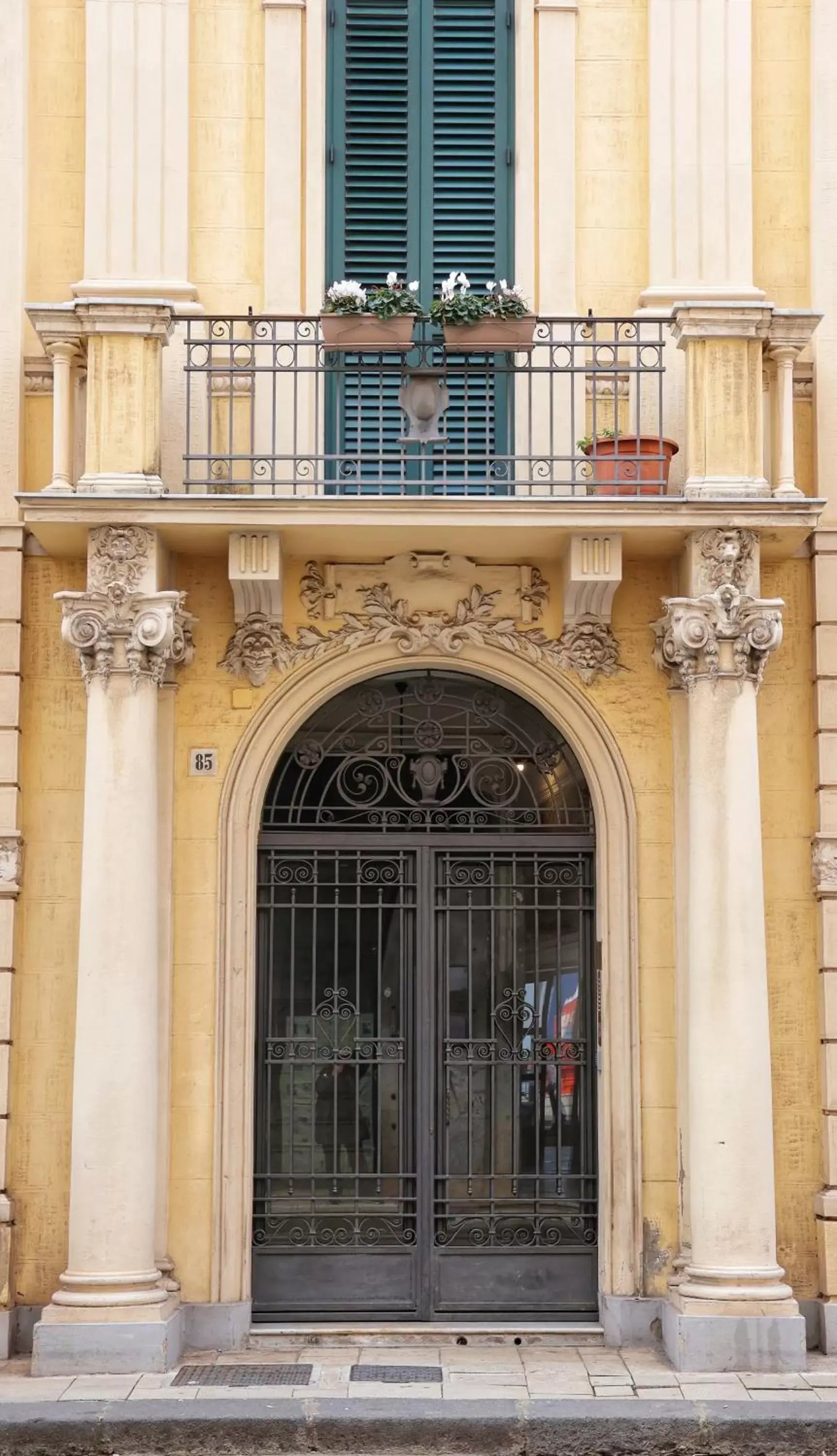 Property building in Opera Relais 85