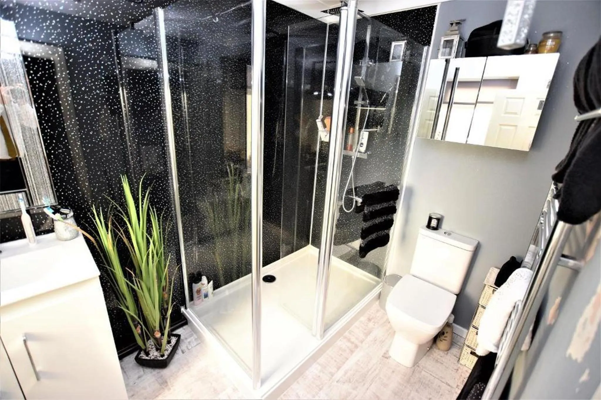 Bathroom in Bridle Lodge Apartments