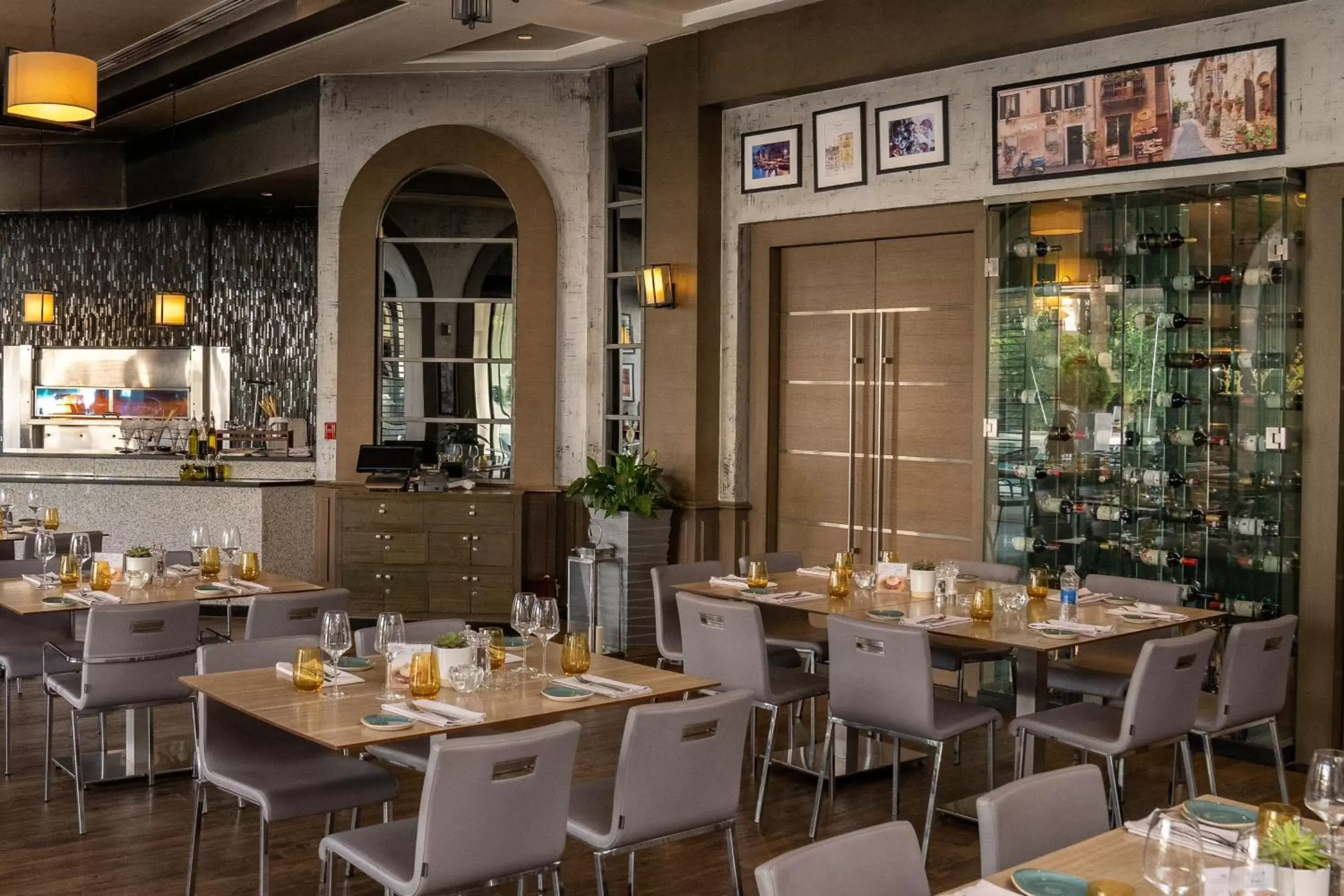 Restaurant/Places to Eat in Amman Marriott Hotel