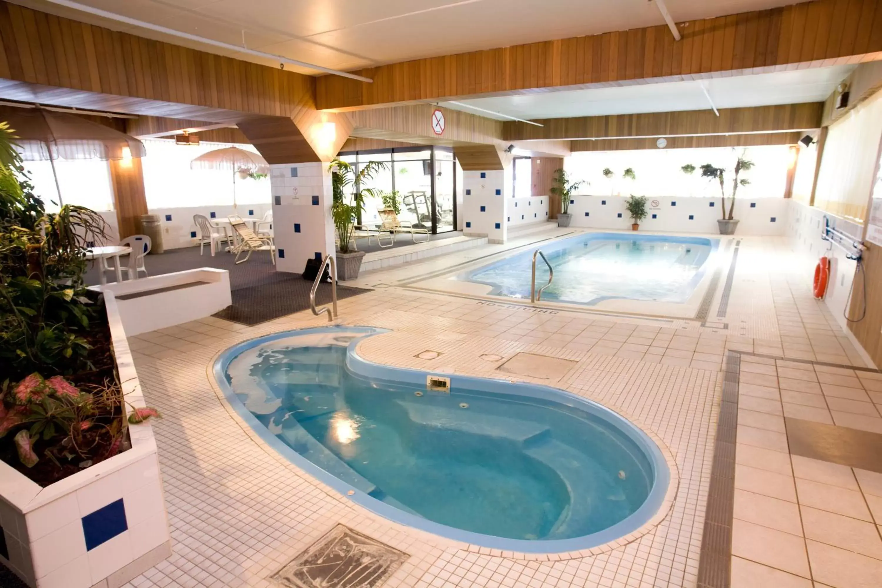 Hot Tub, Swimming Pool in The Fredericton Inn
