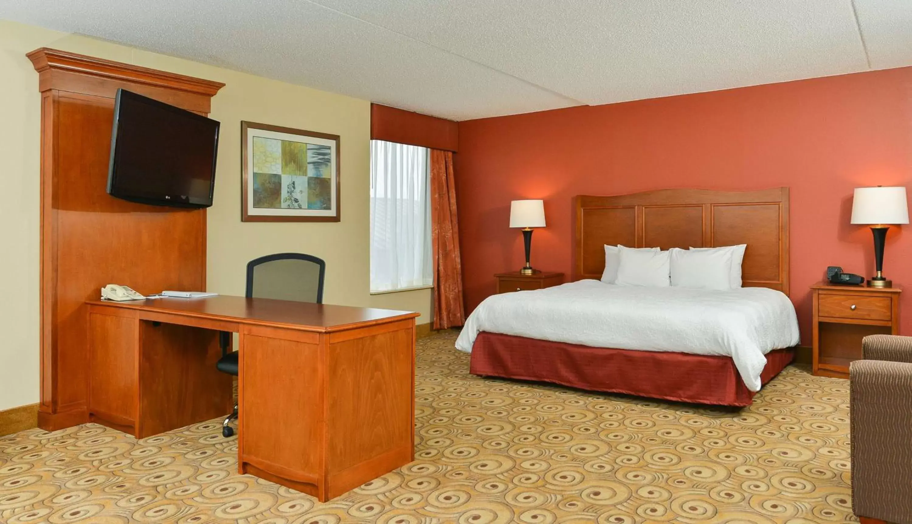 Bedroom, Bed in Hampton Inn Chicago-Carol Stream