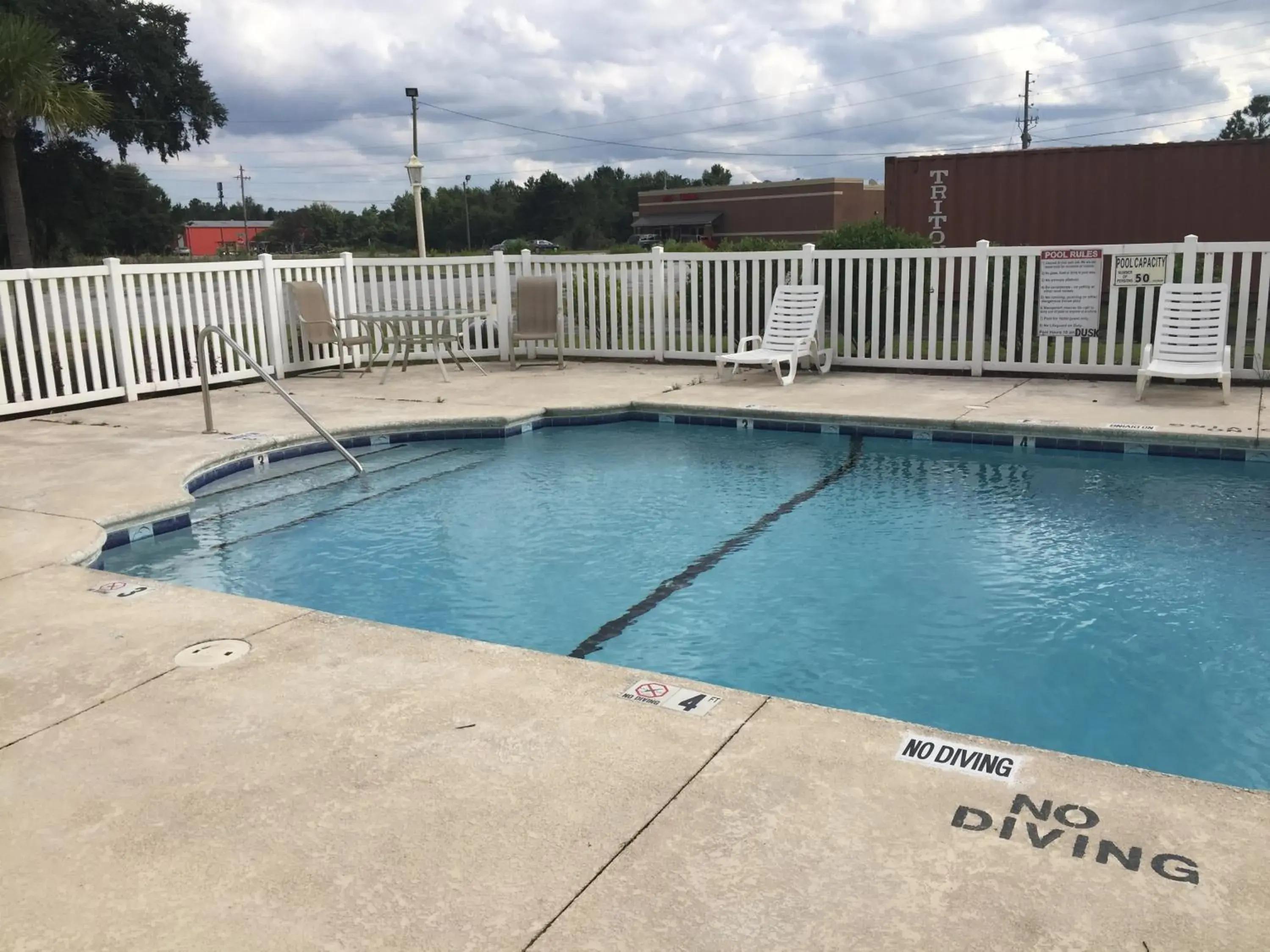 Swimming Pool in Americas Best Value Inn & Suites Brunswick