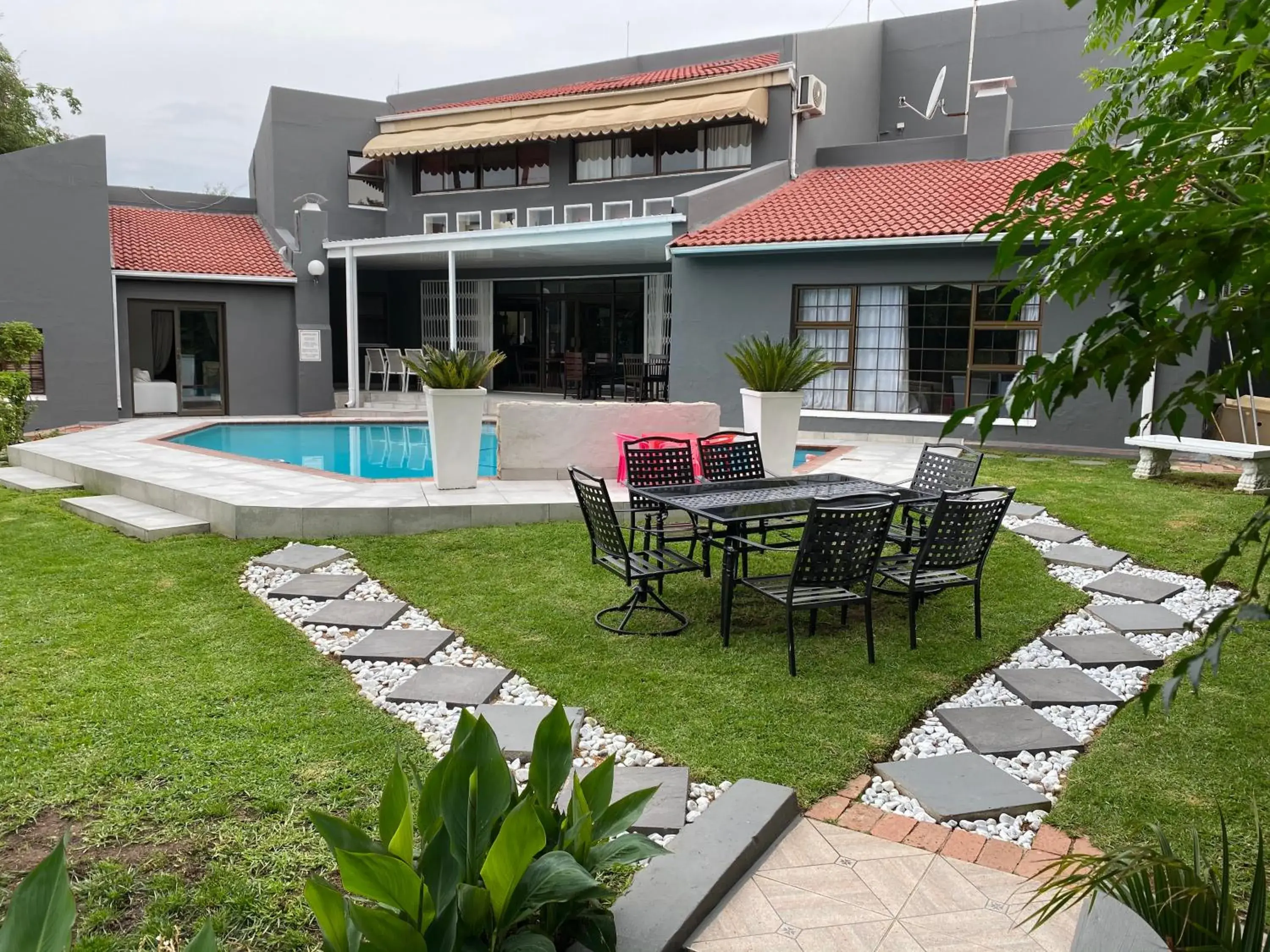 Swimming pool, Patio/Outdoor Area in Marion Lodge