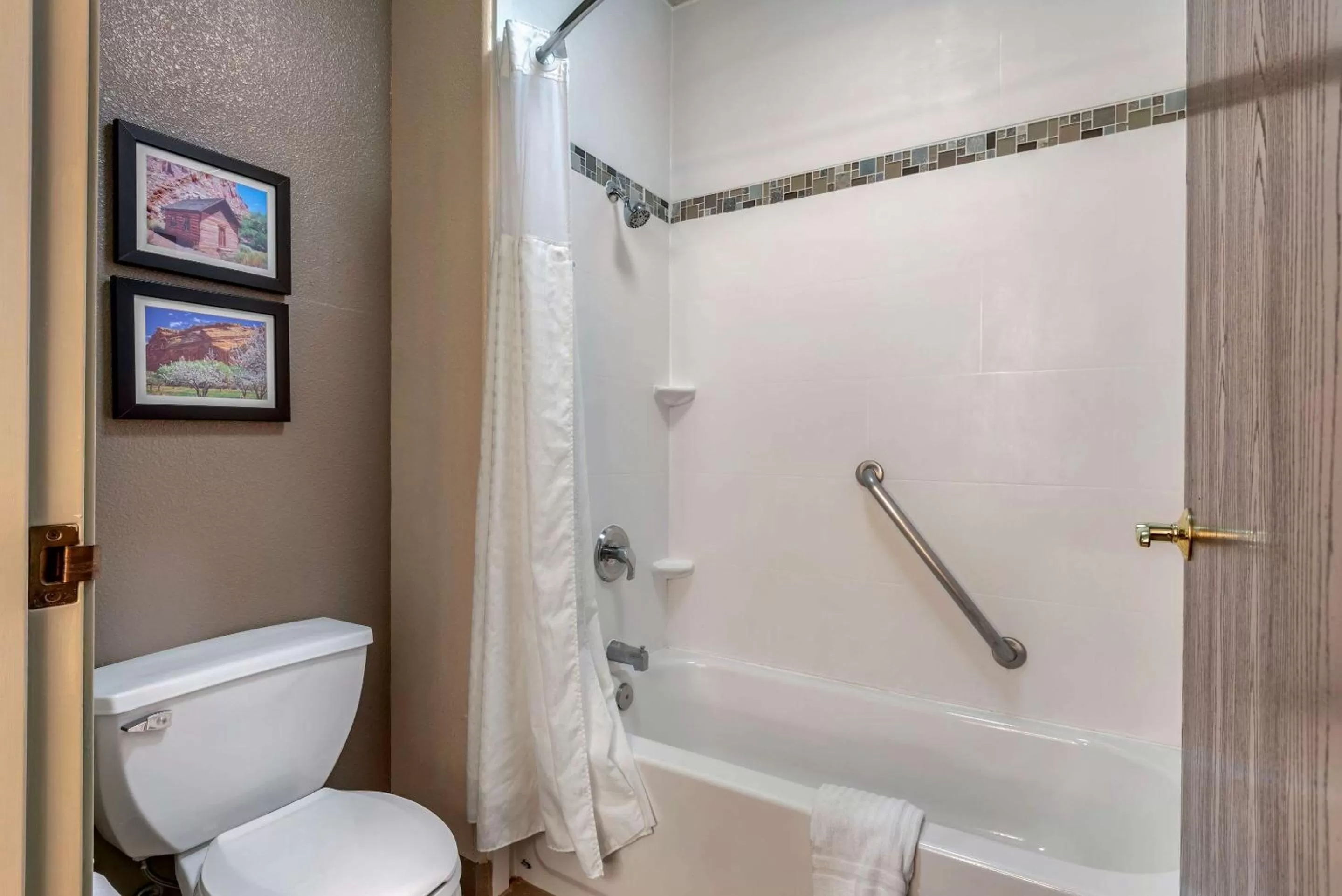 Photo of the whole room in Comfort Inn & Suites