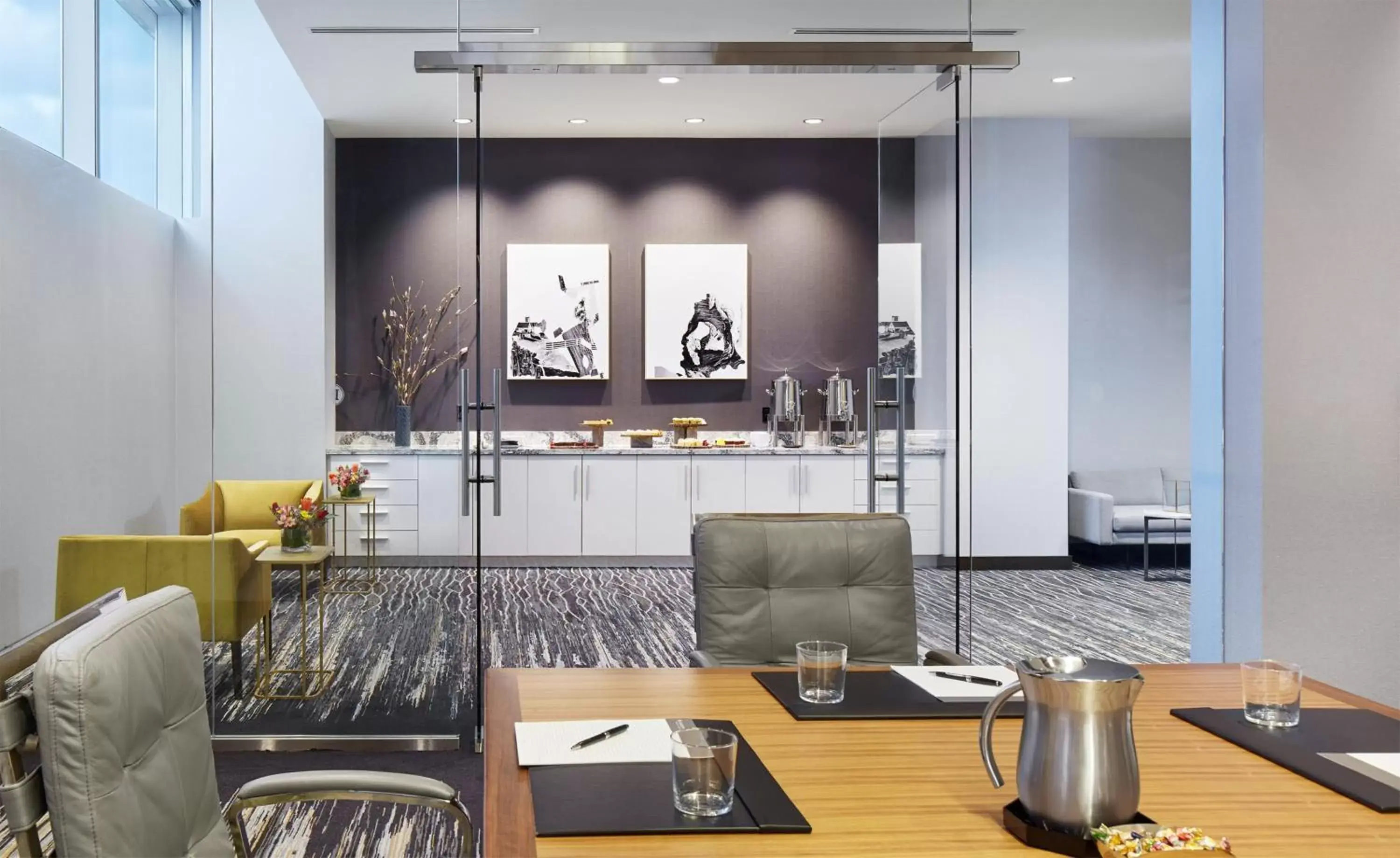 Meeting/conference room, Restaurant/Places to Eat in InterContinental Minneapolis - St. Paul Airport, an IHG Hotel