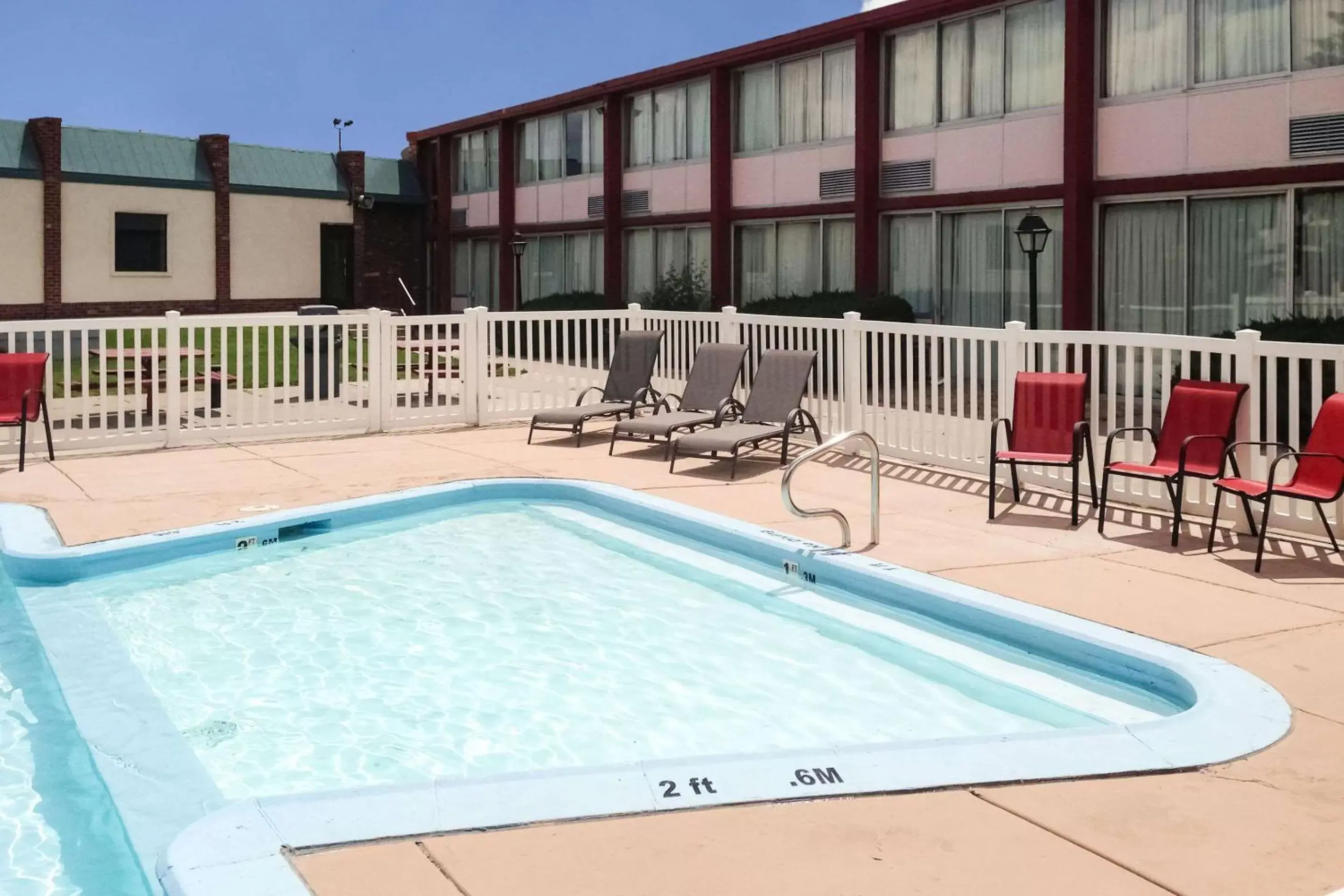 On site, Swimming Pool in Econo Lodge