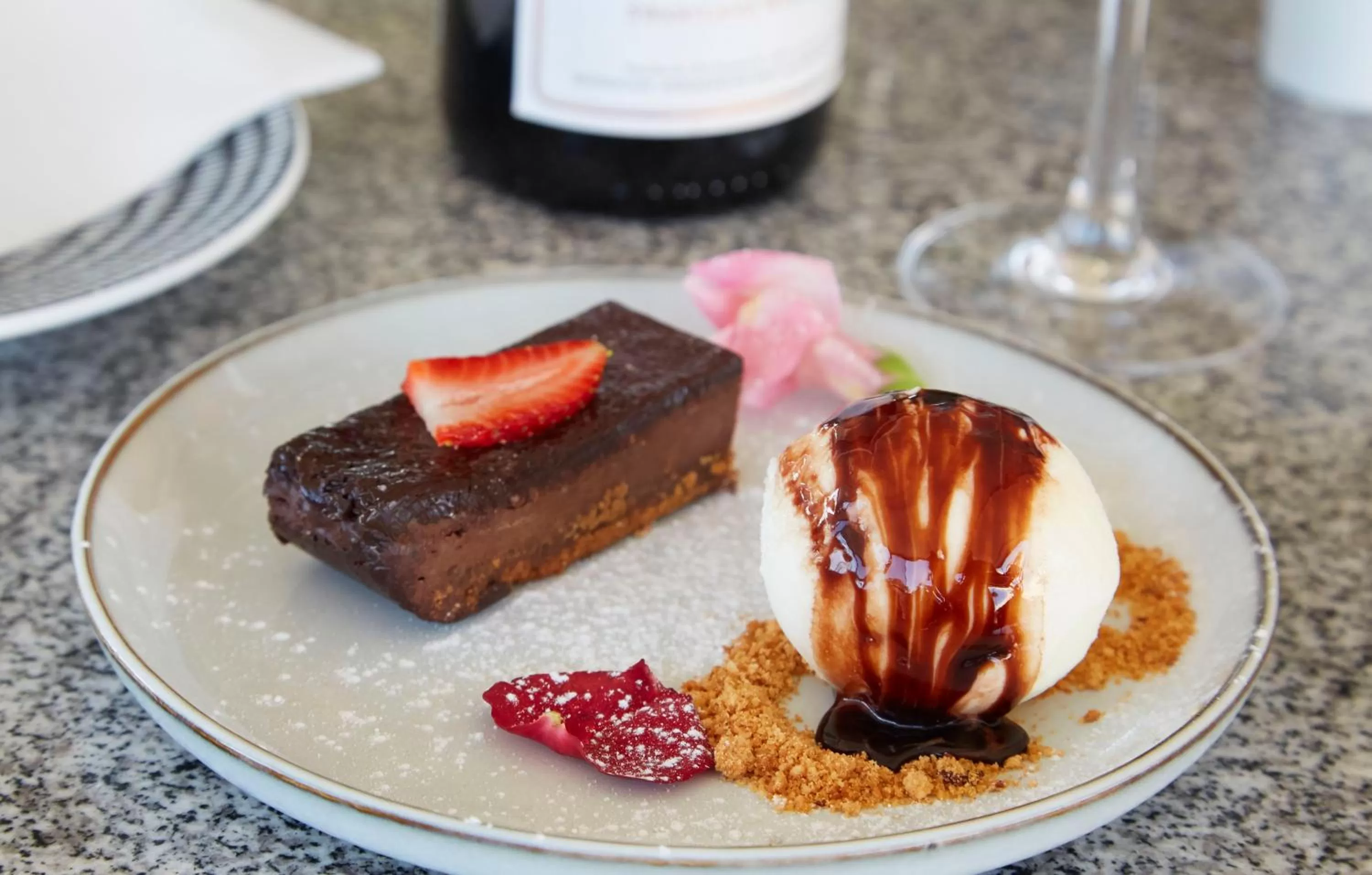 Food and drinks in The Hyde All Suite Hotel