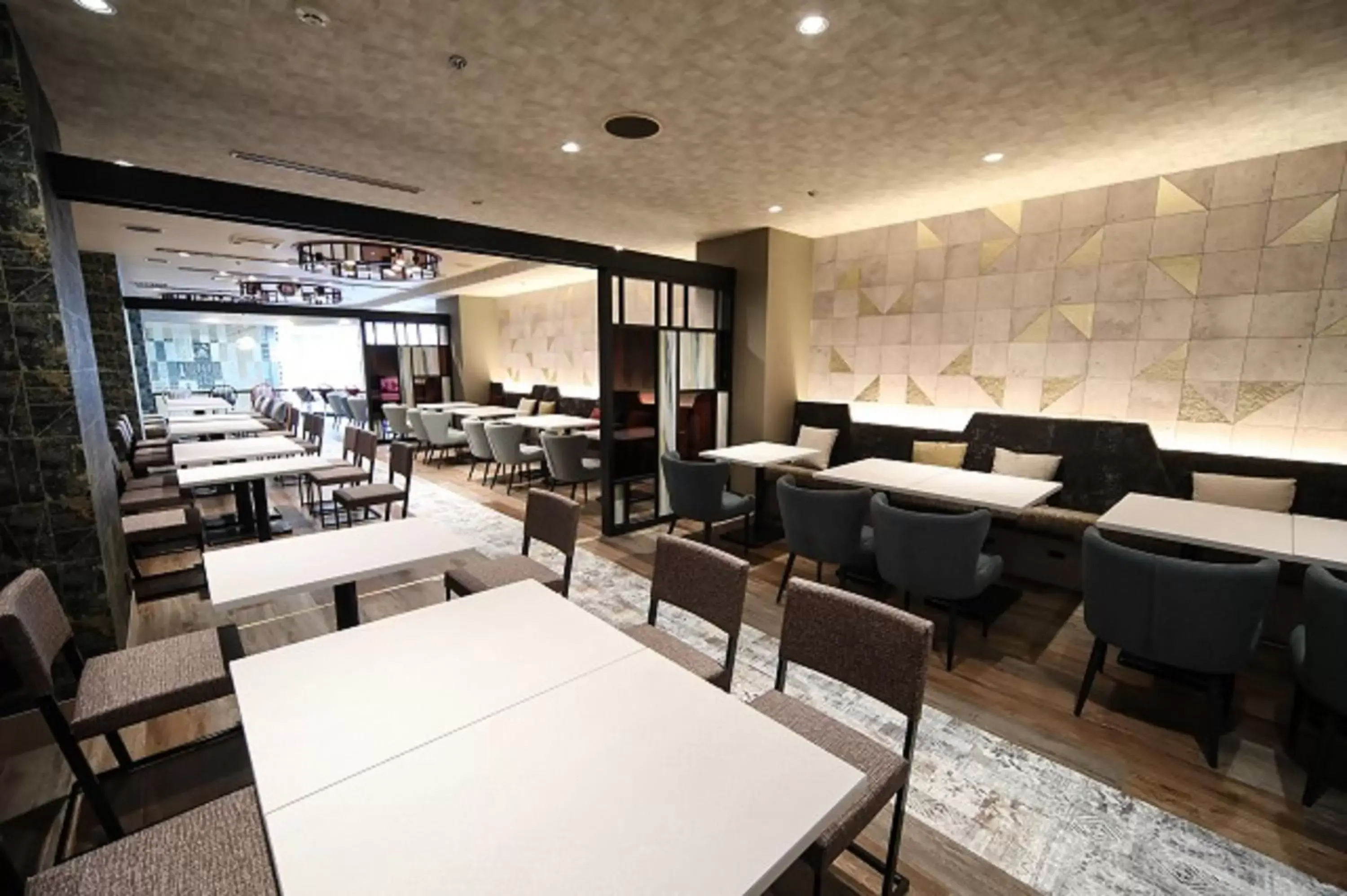 Restaurant/Places to Eat in Shin Osaka Esaka Tokyu REI Hotel