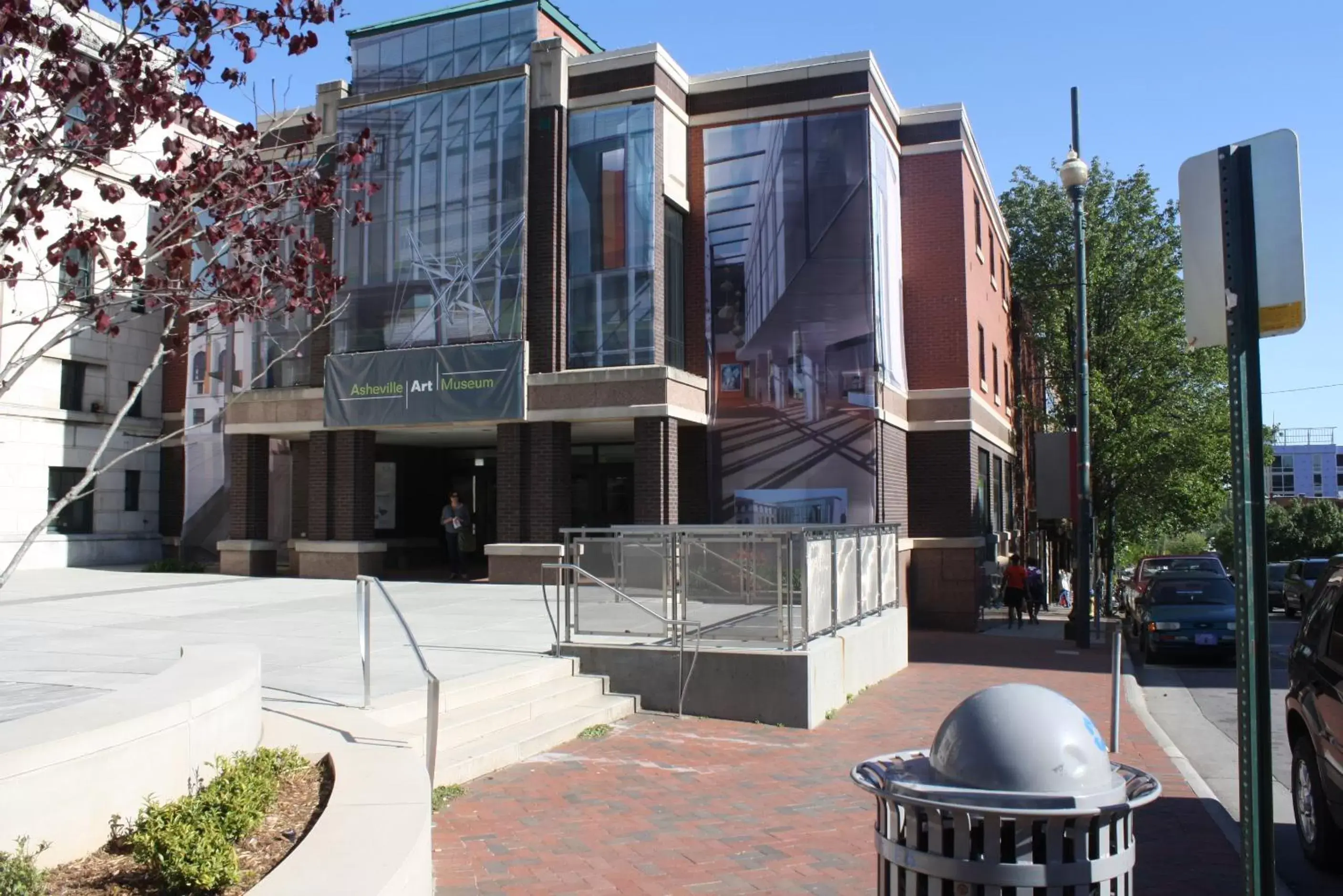 Facade/entrance, Property Building in Country Inn & Suites by Radisson, Asheville at Asheville Outlet Mall, NC