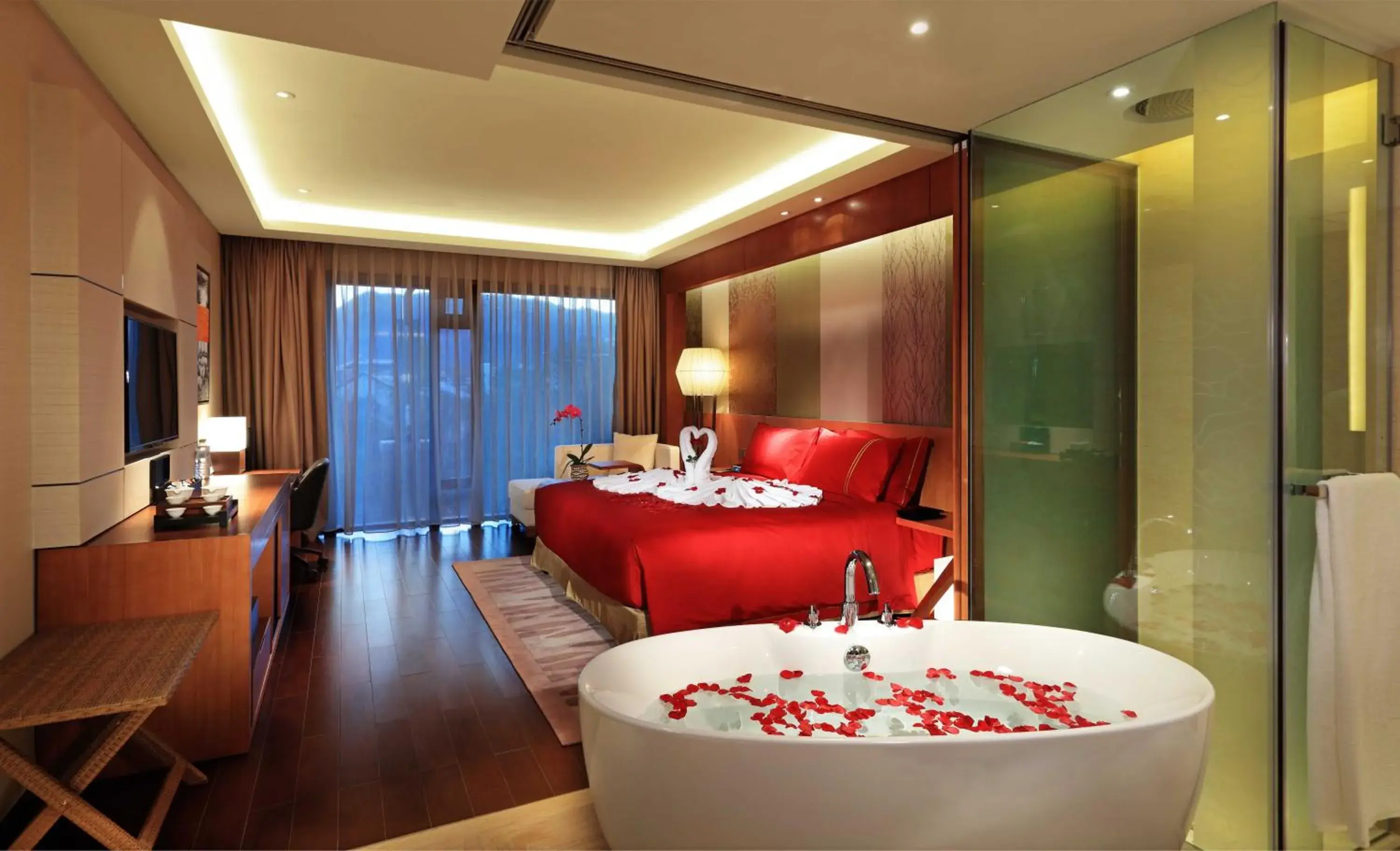 Photo of the whole room in HUALUXE Hotels & Resorts Kunming, an IHG Hotel
