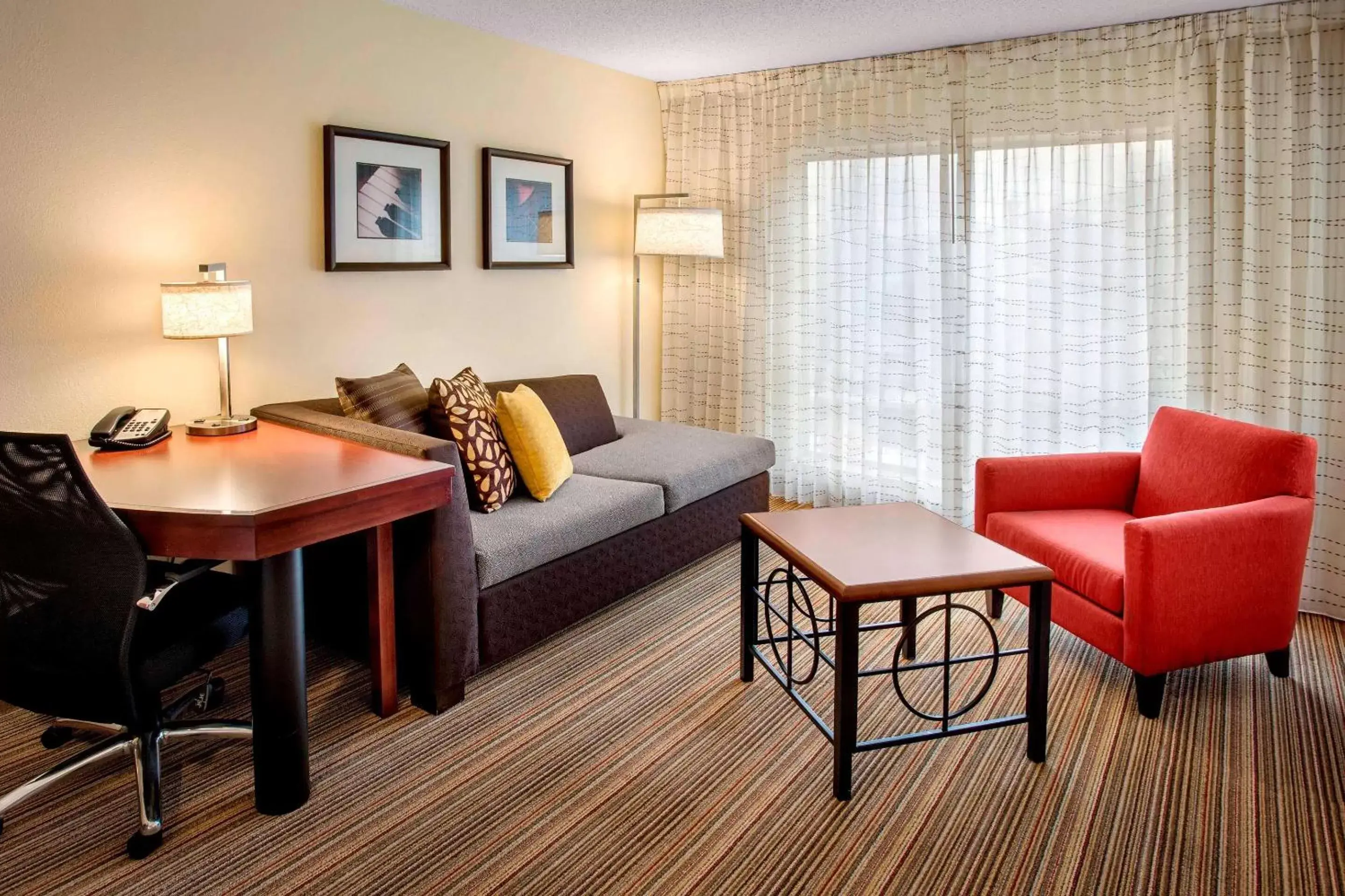 Living room, Seating Area in Sonesta ES Suites Boston Westborough