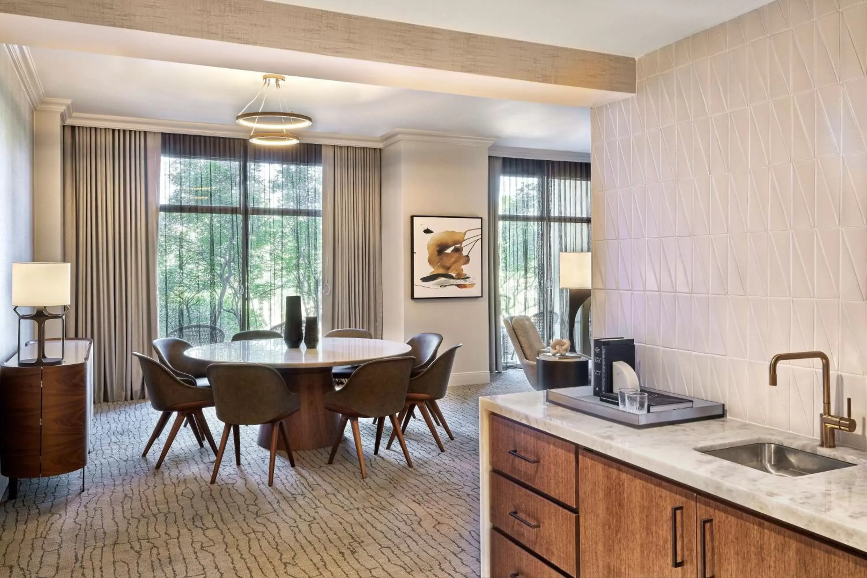 Photo of the whole room, Dining Area in JW Marriott Phoenix Desert Ridge Resort & Spa