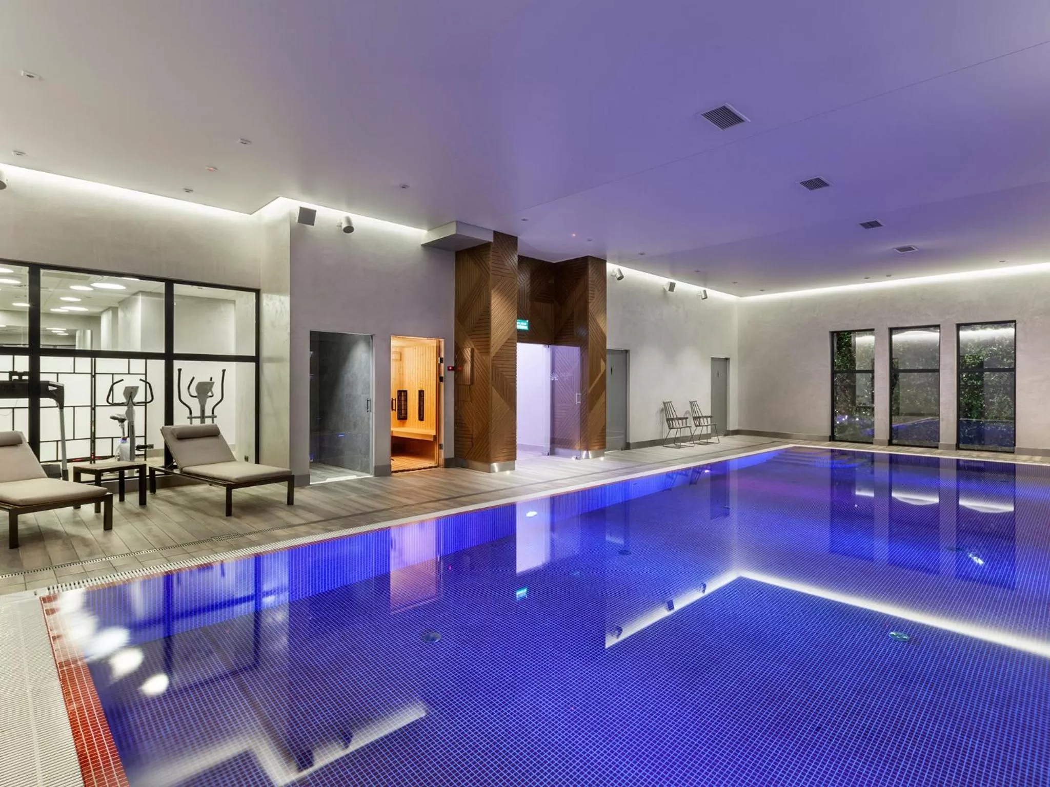 Swimming pool in Hotel Sadova