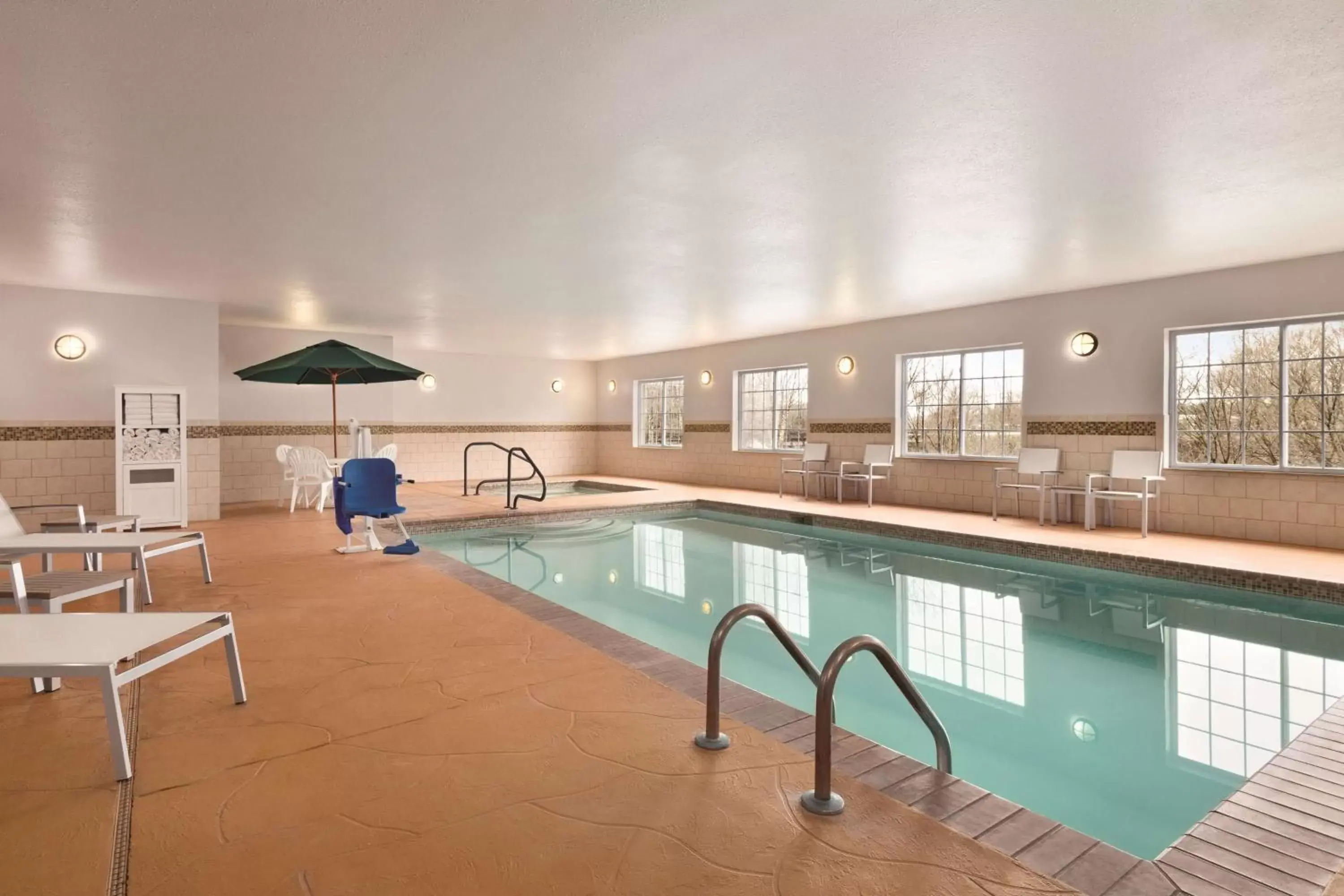 Activities, Swimming Pool in Country Inn & Suites by Radisson, Madison, AL