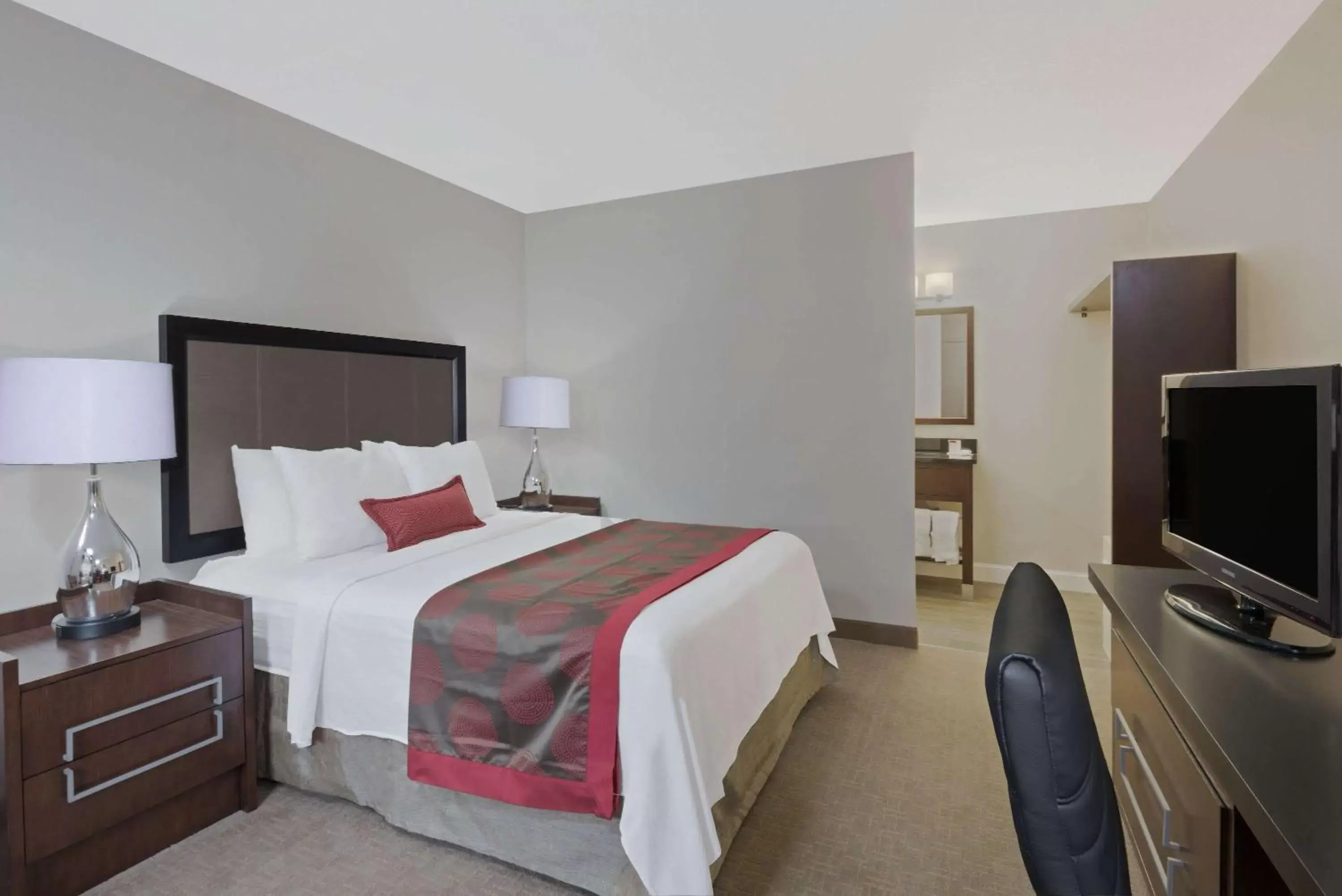 Queen Room - Mobility Access/Non-Smoking in Ramada by Wyndham Boston
