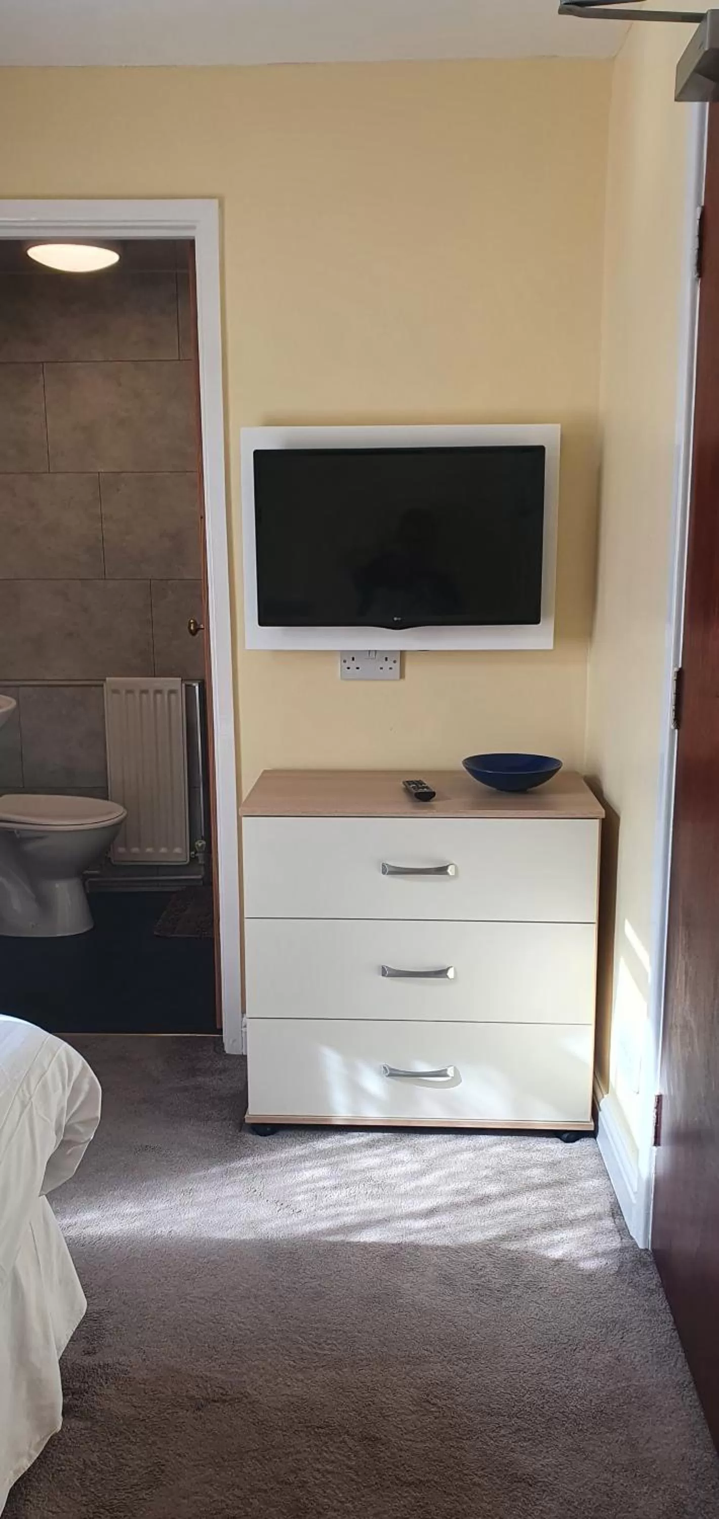 TV and multimedia, TV/Entertainment Center in The Beacon Hotel