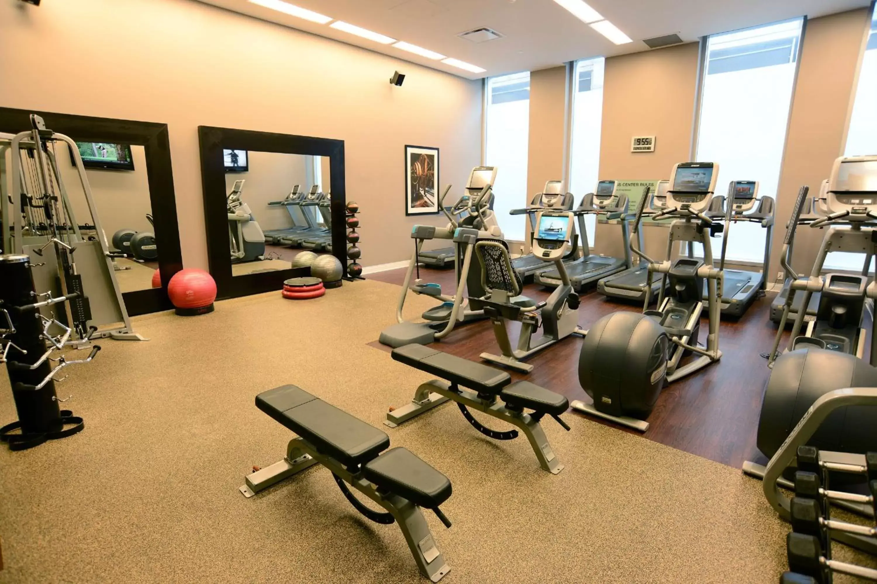 Fitness centre/facilities, Fitness Center/Facilities in Hilton Columbus Downtown