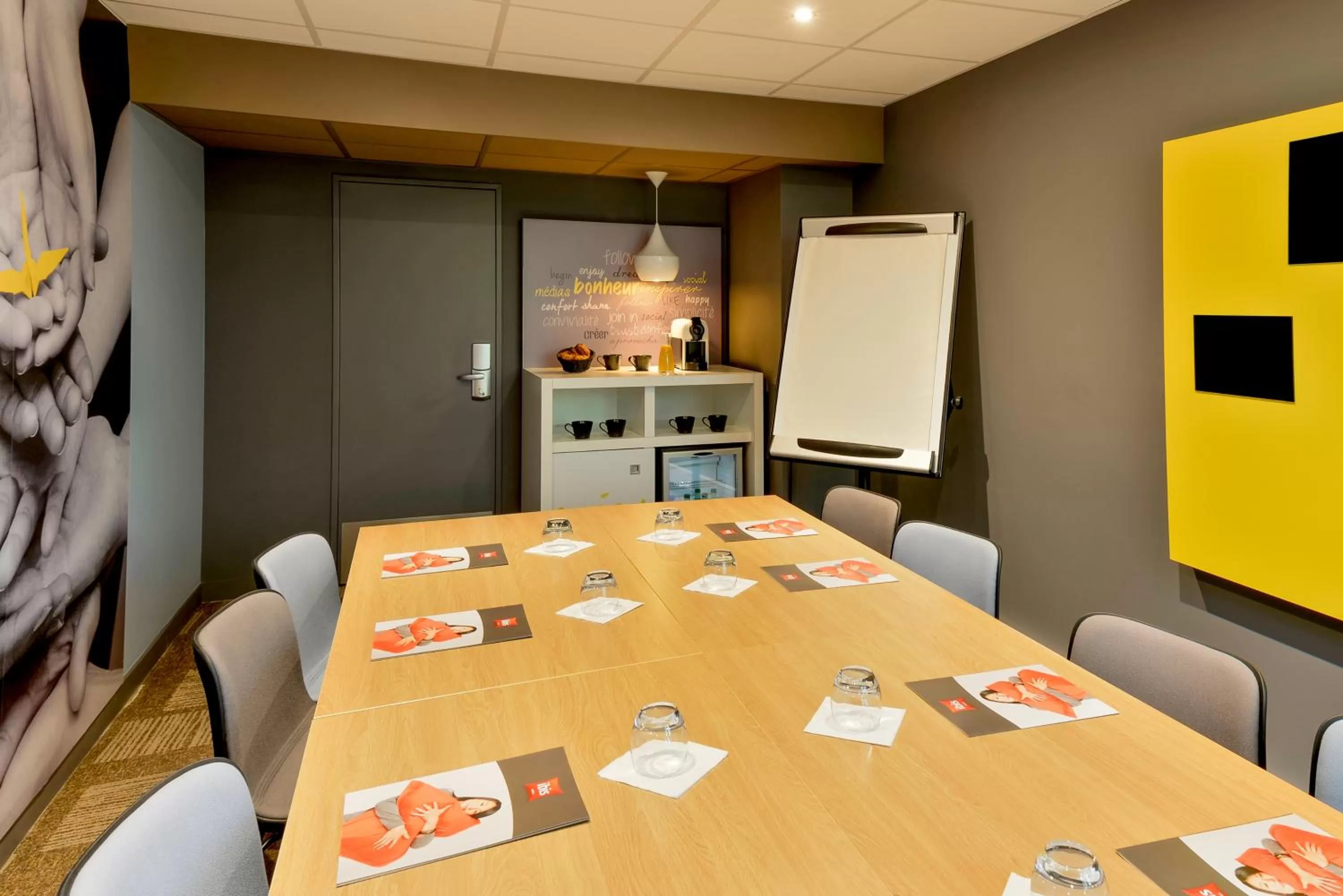 Meeting/conference room in Ibis Roanne Le Coteau Hotel Restaurant