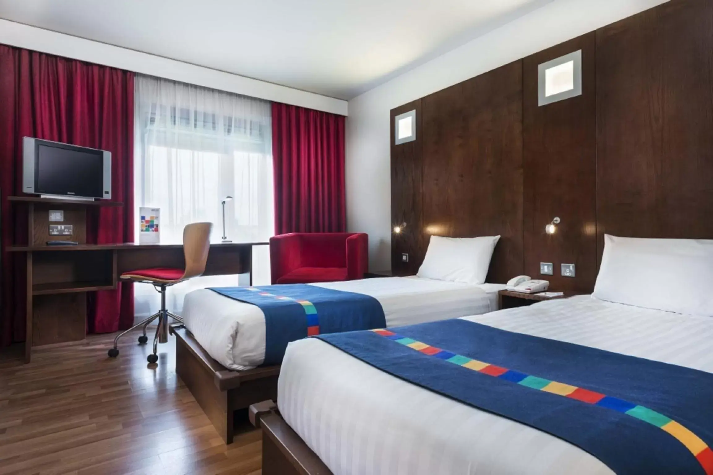 Bedroom, Bed in Park Inn by Radisson Birmingham Walsall Bedroom, Bed in Park Inn by Radisson Birmingham Walsall