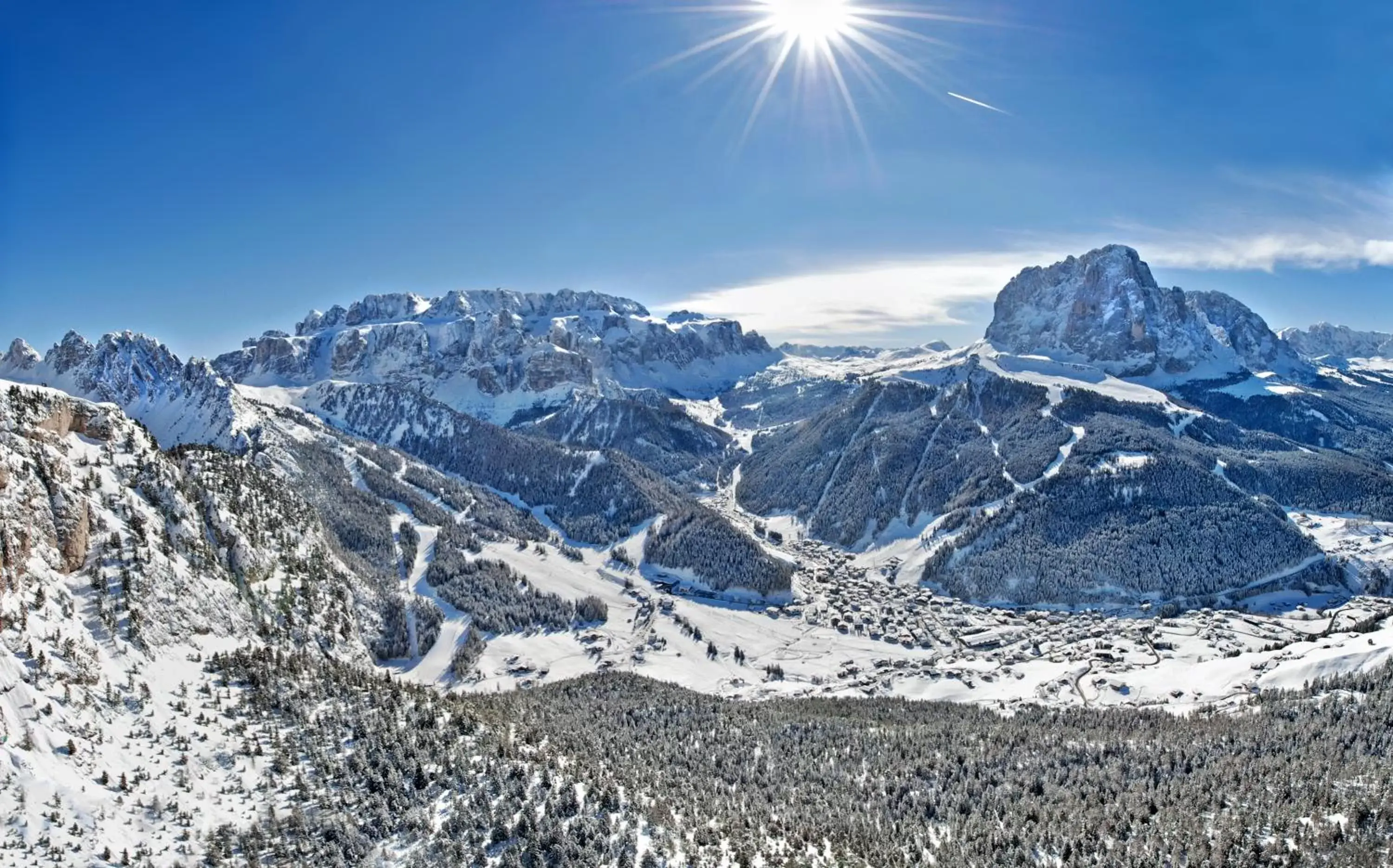 Bird's eye view, Winter in Hotel Alpenroyal - The Leading Hotels of the World