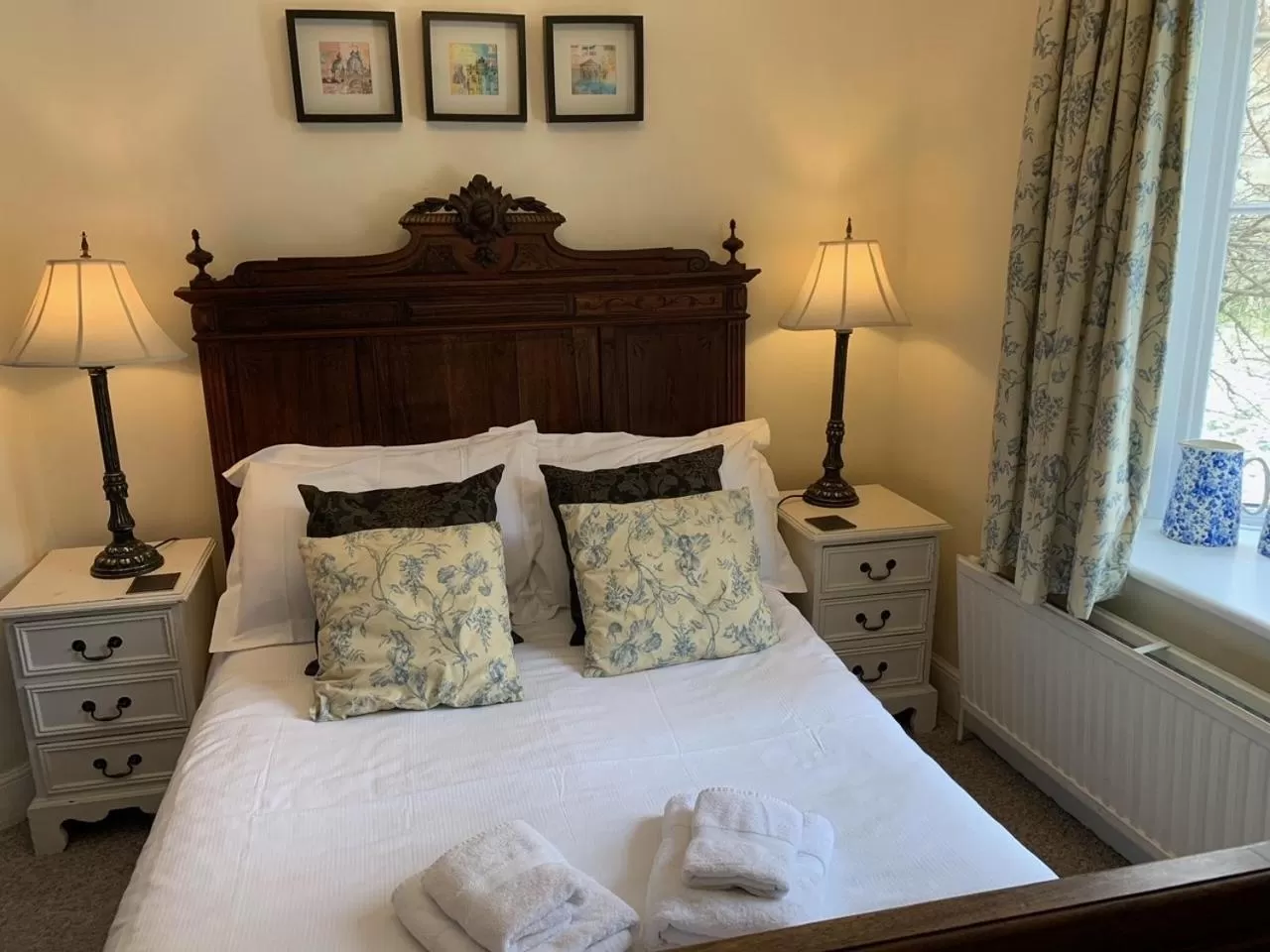 Bedroom, Bed in Gothic House