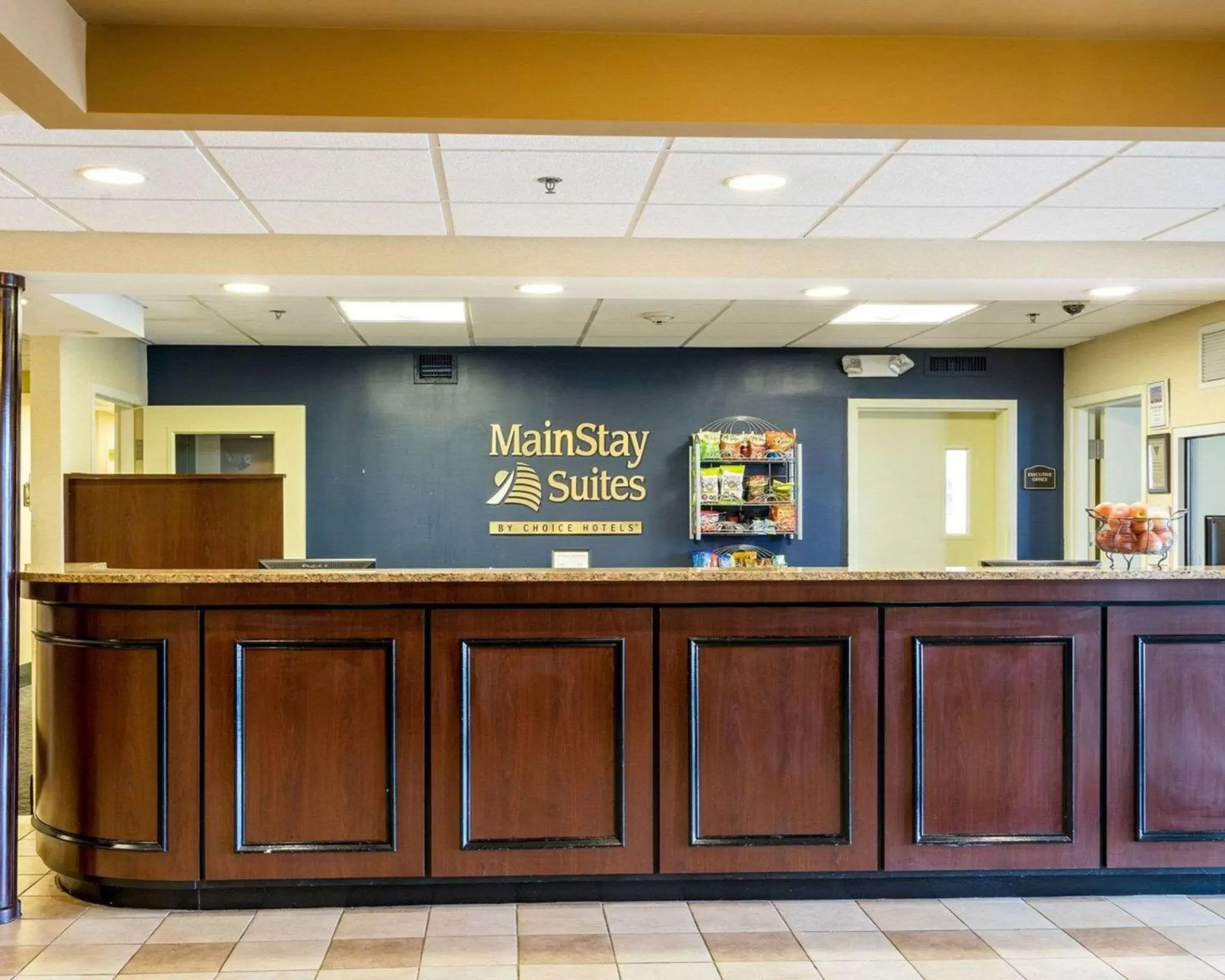 Lobby or reception in Mainstay Suites Dover