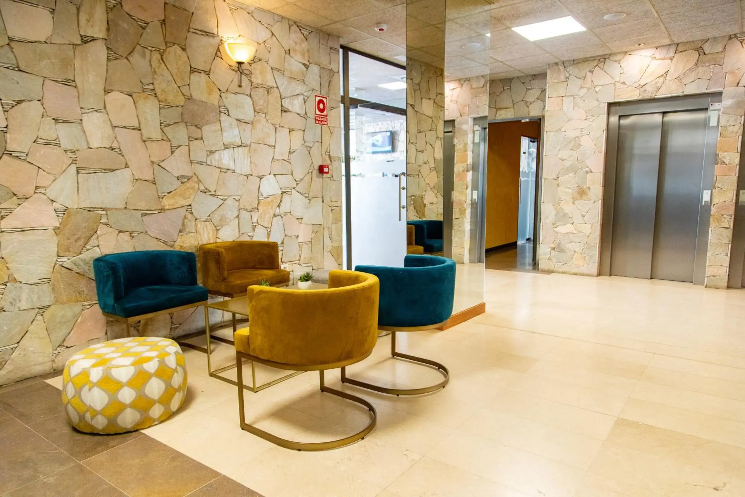 Lounge or bar, Lobby/Reception in Aparthotel Ona Palamós