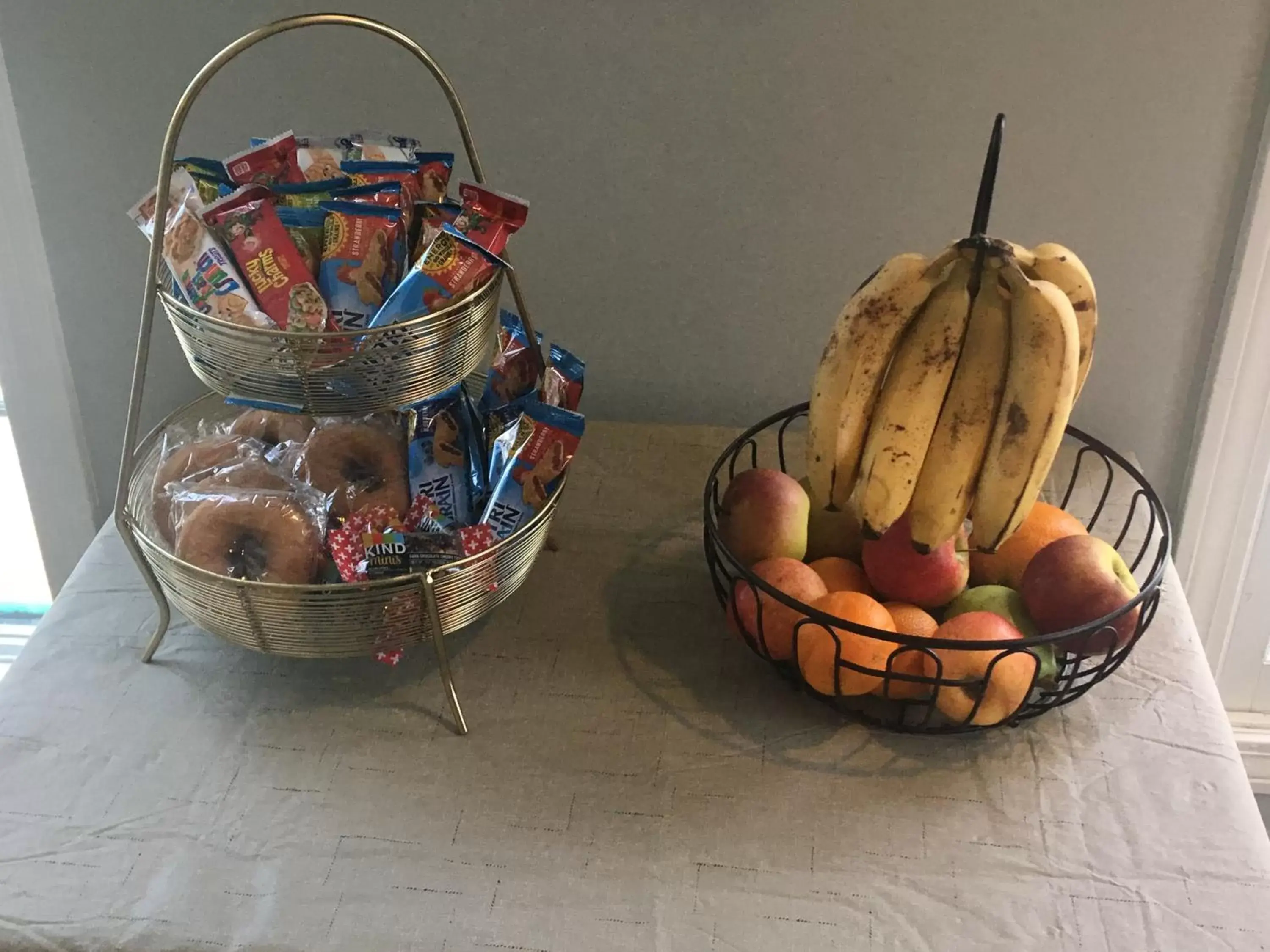 Breakfast in The Lodge at West River Breakfast in The Lodge at West River