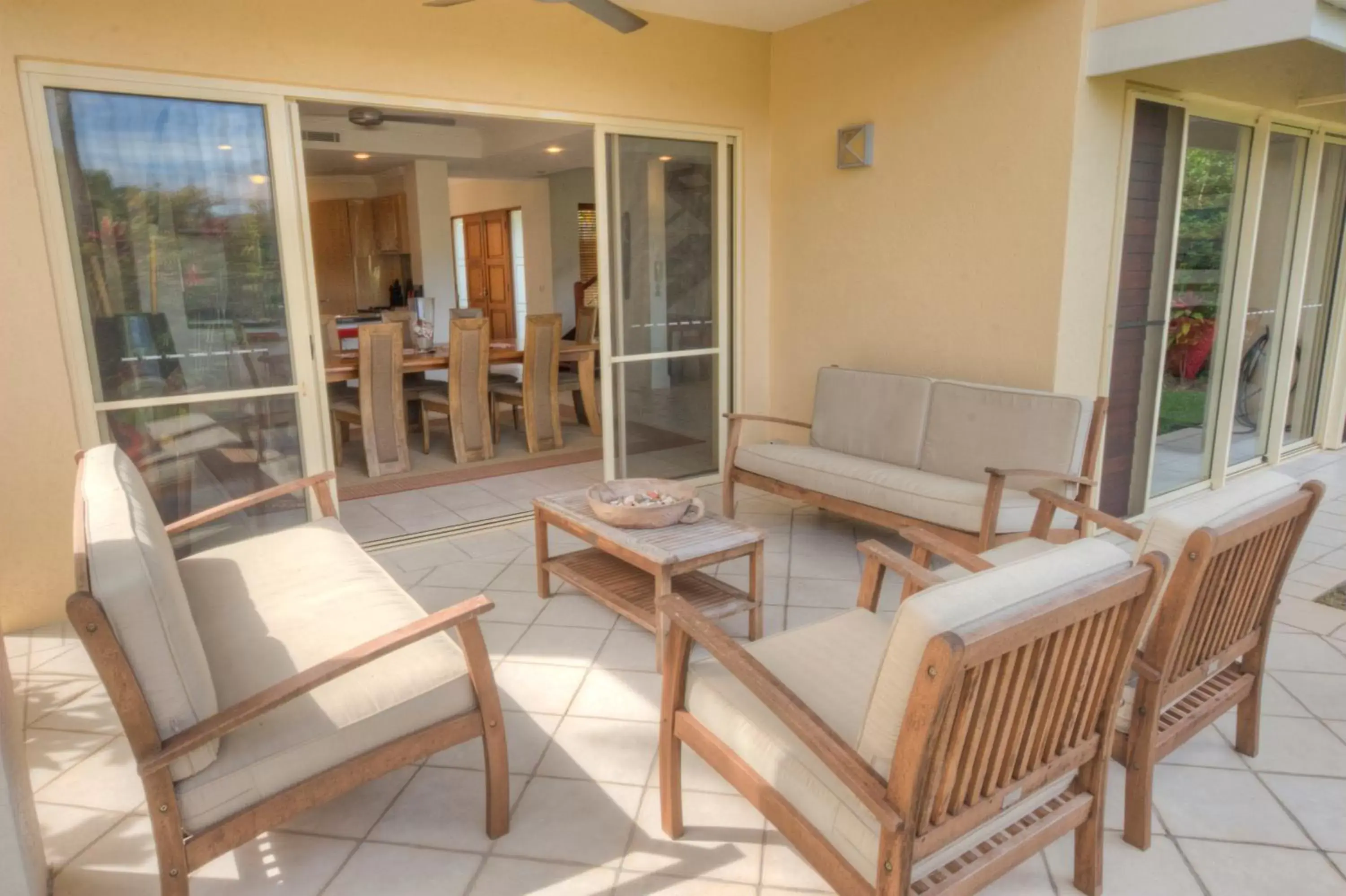 Facade/entrance, Seating Area in Paradise Links Resort Port Douglas