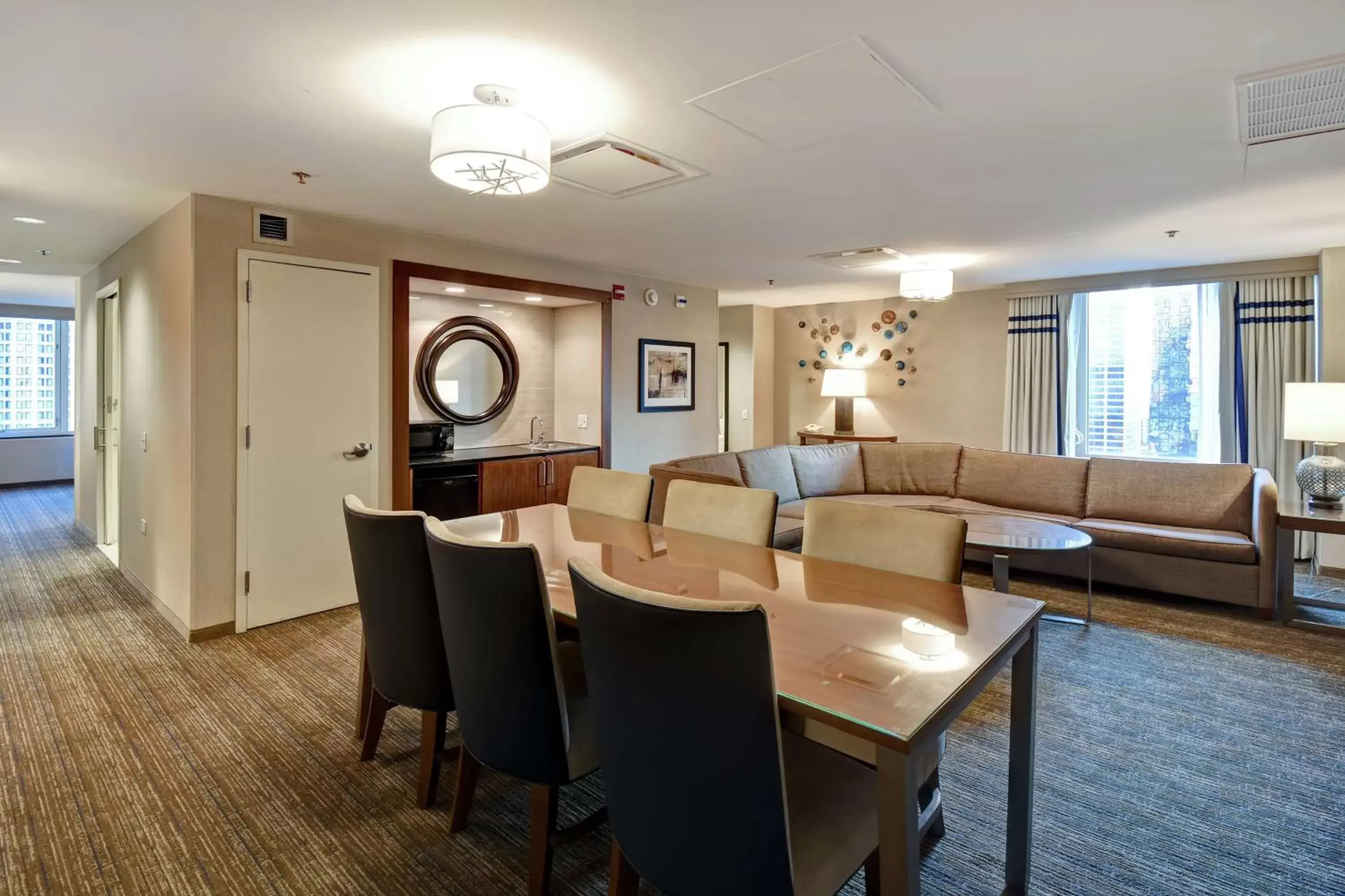 Living room, Seating Area in Embassy Suites by Hilton Chicago Downtown Magnificent Mile