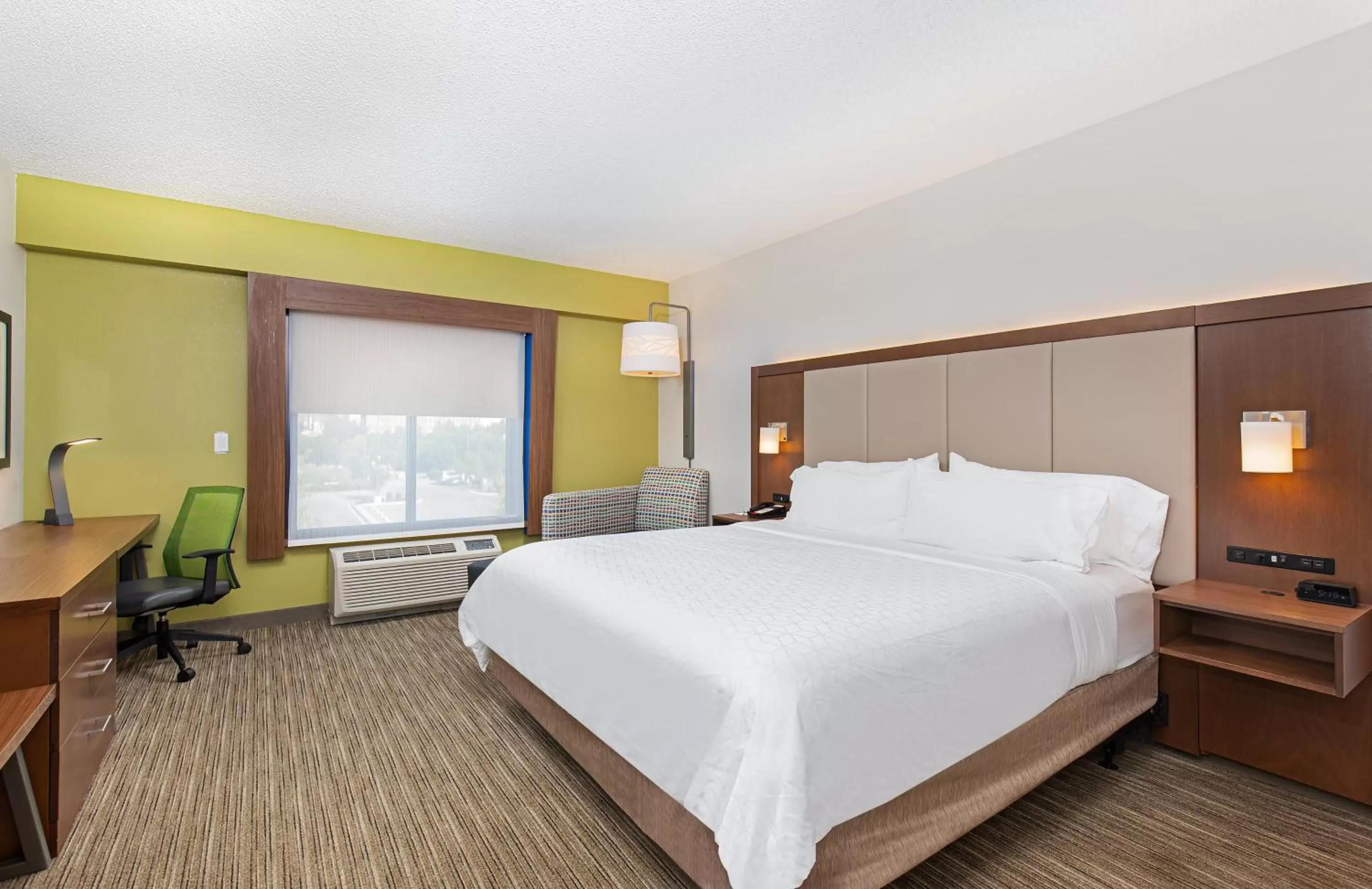 Photo of the whole room, Bed in Holiday Inn Express Hotel & Suites Mount Juliet - Nashville Area by IHG