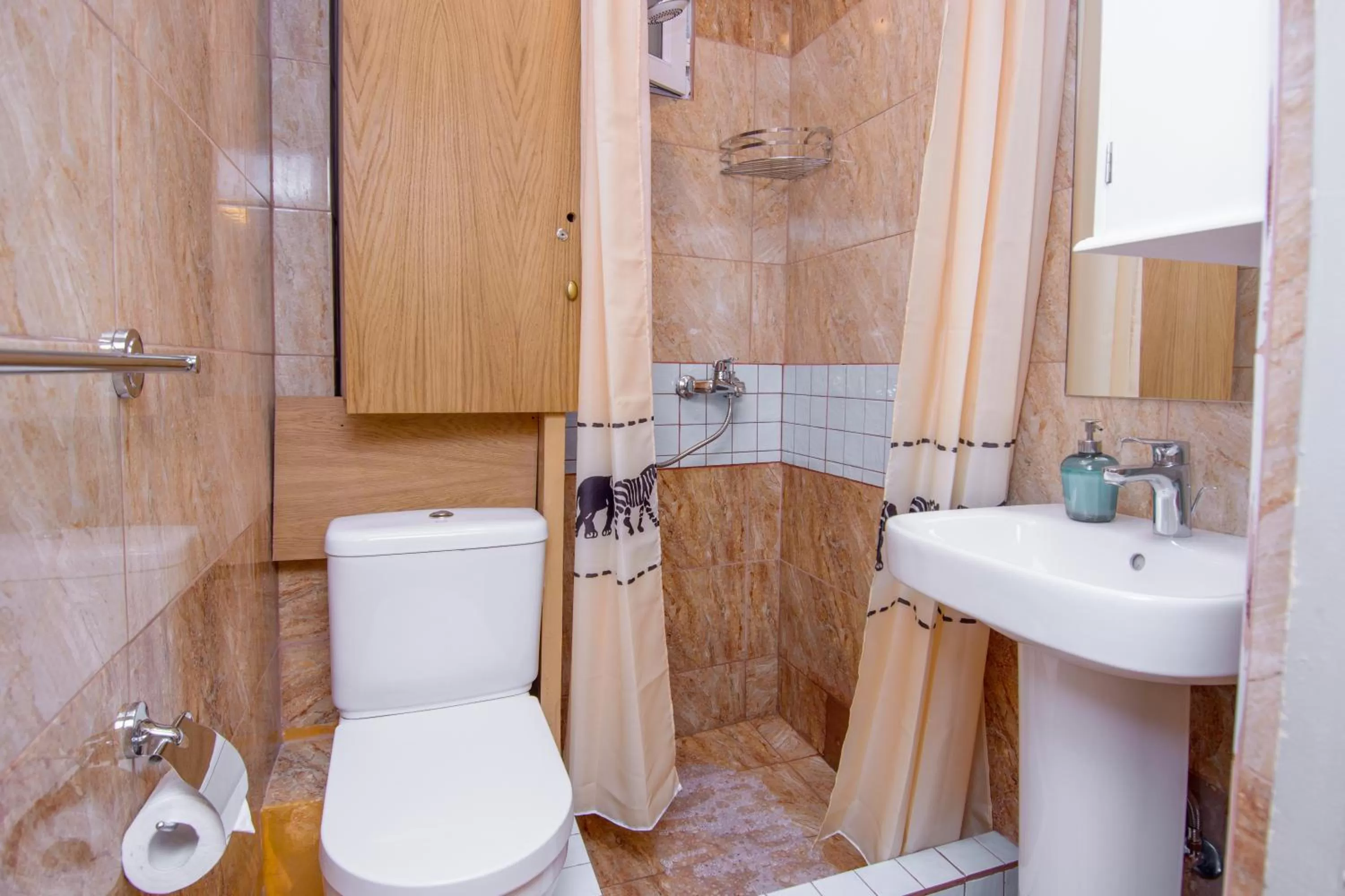 Shower in Kindli Boutique Hotel