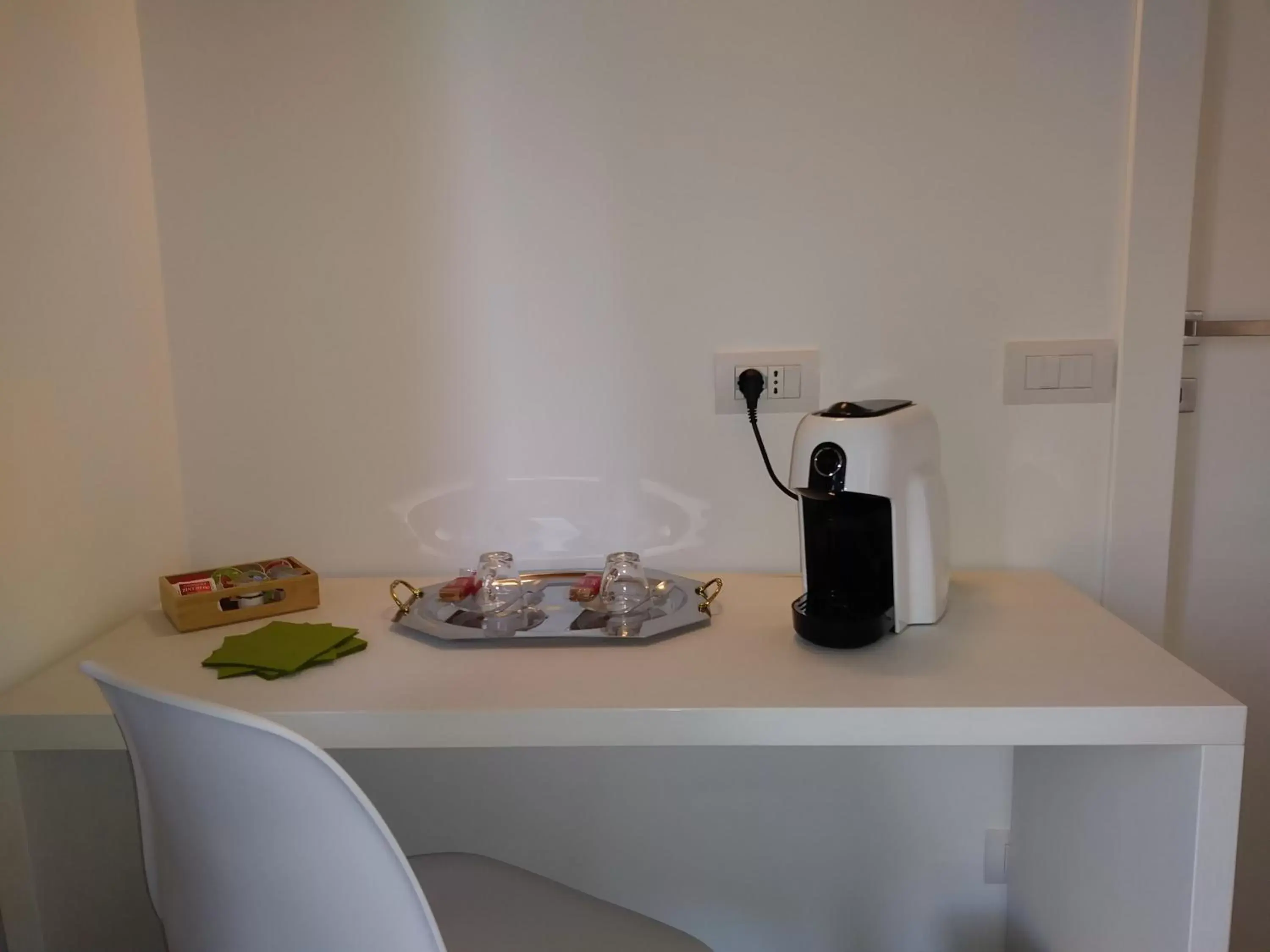 Coffee/tea facilities, Kitchen/Kitchenette in Stella del Garda