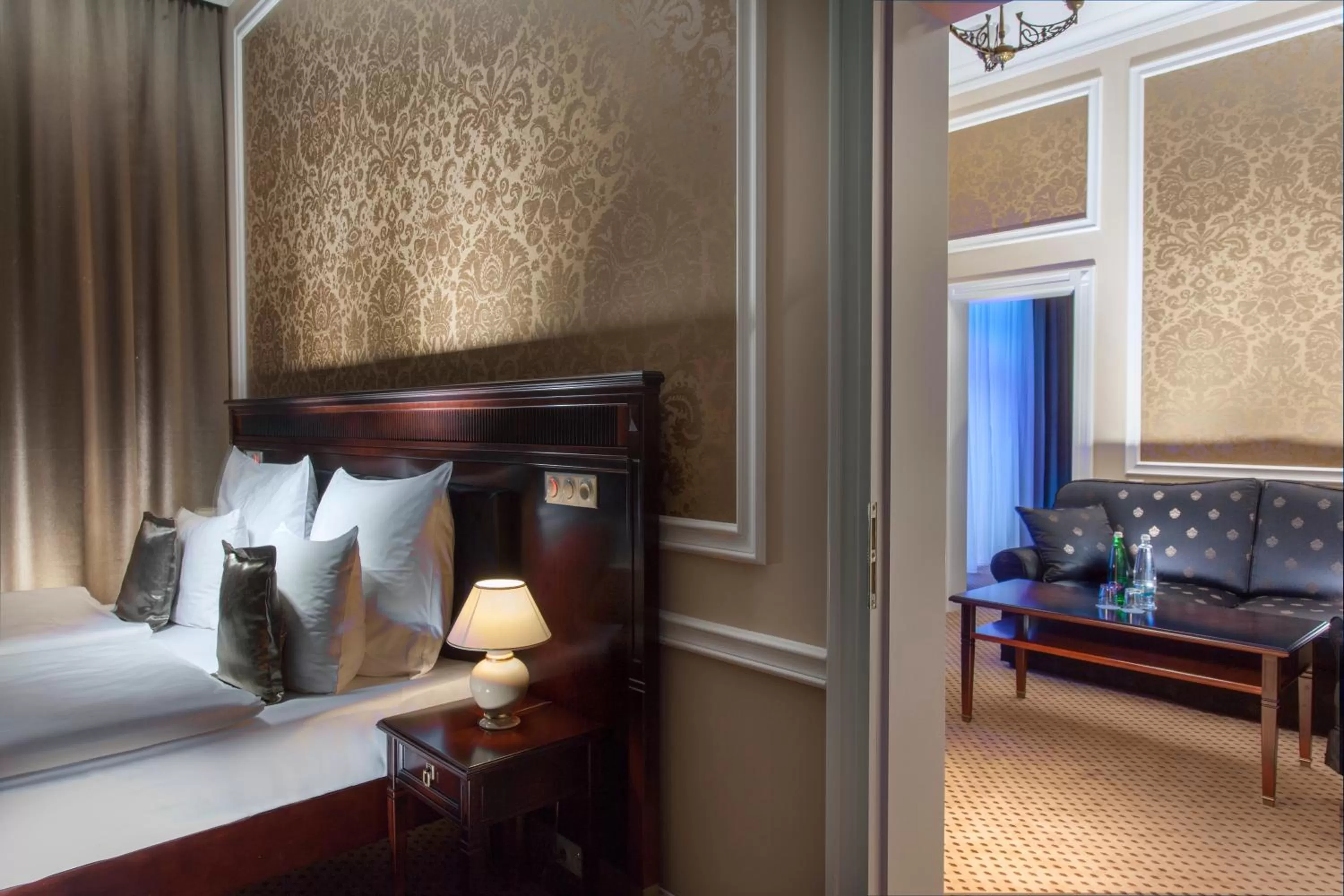 Living room, Bed in Luxury Spa Hotel Olympic Palace