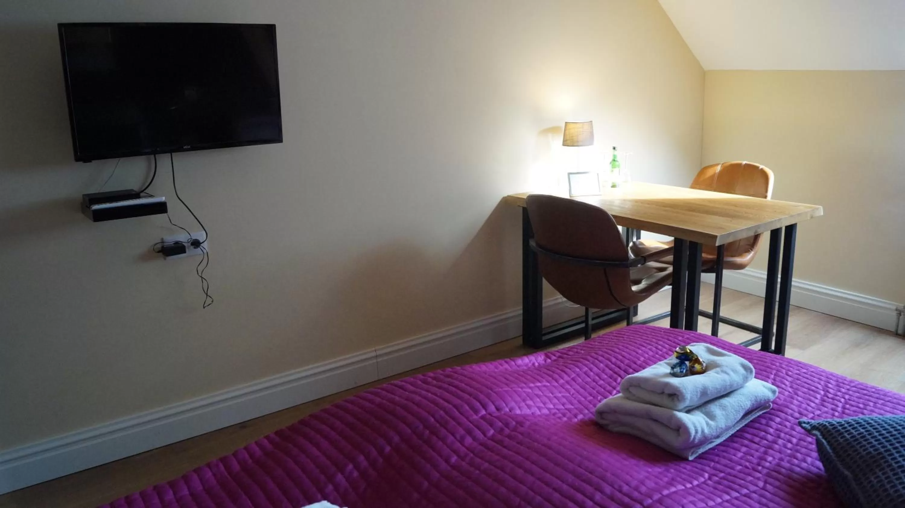 TV and multimedia, Bed in B&B Johannes-Hoeve