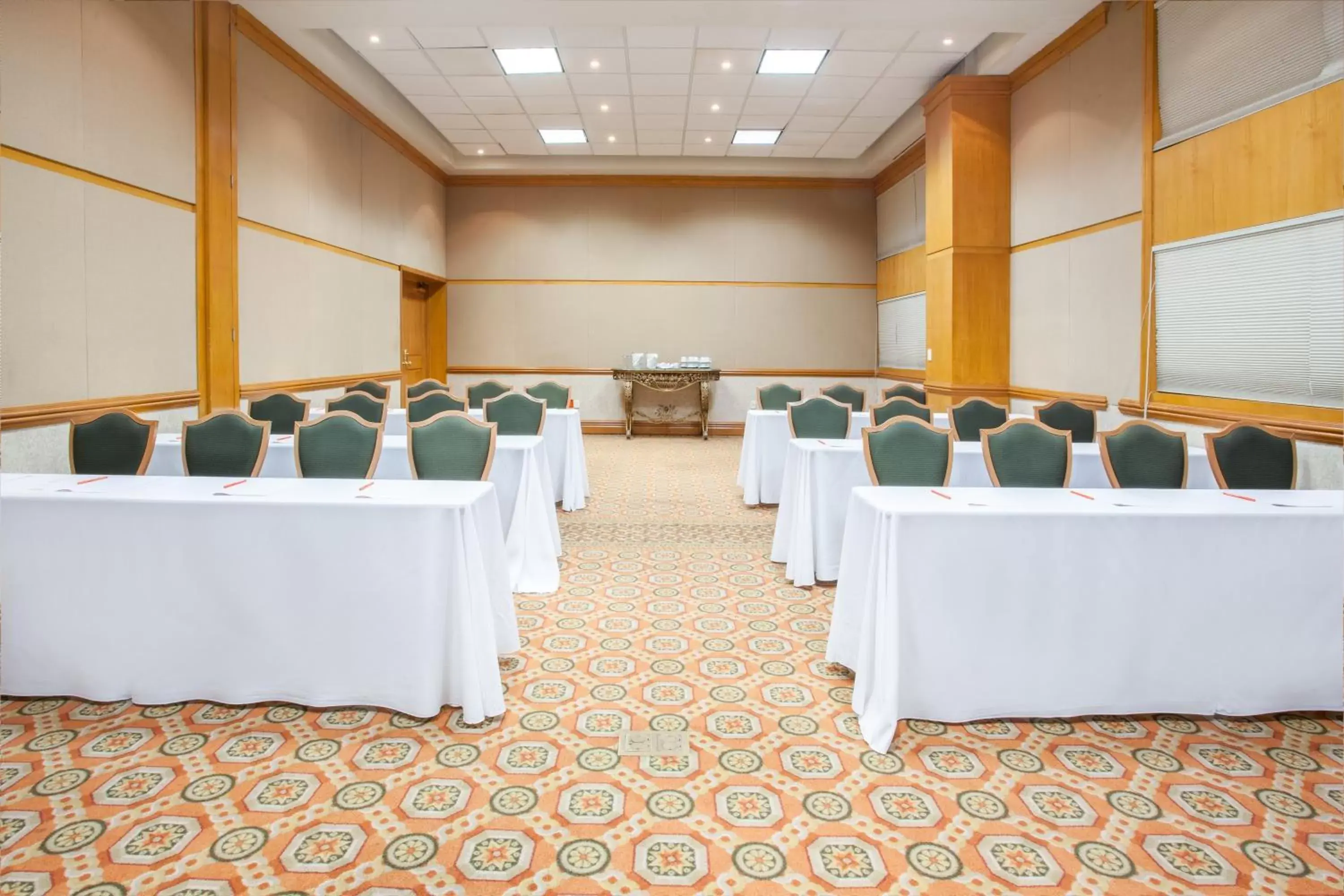 Meeting/conference room in Crowne Plaza Torreon, an IHG Hotel