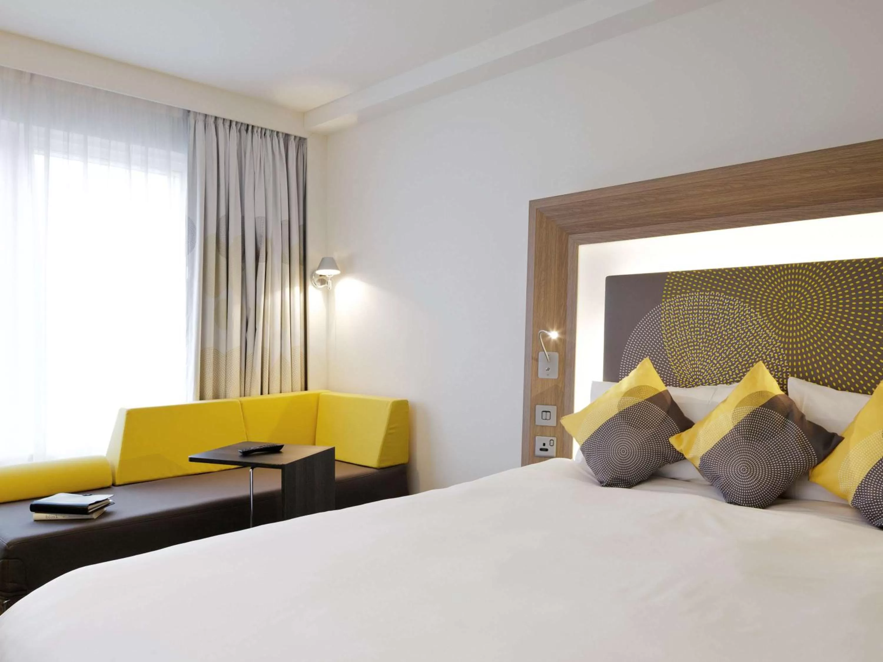 Bedroom, Bed in Novotel London Brentford