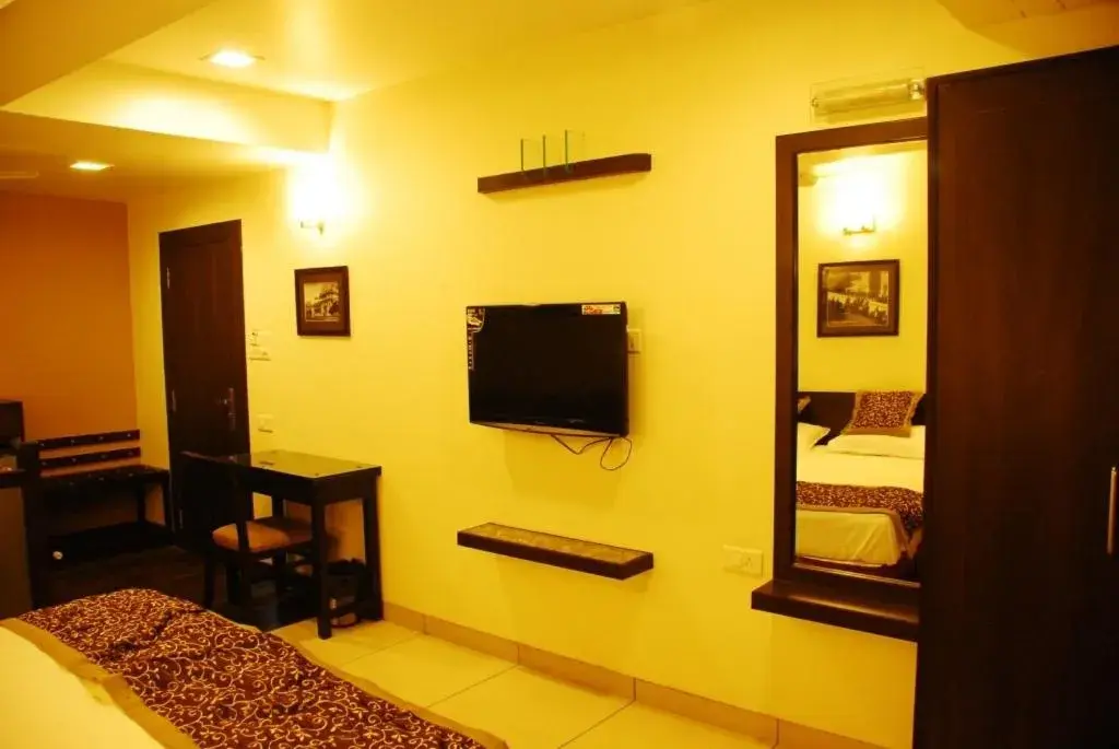 Photo of the whole room, TV/Entertainment Center in Grand Ashirwad Beacon