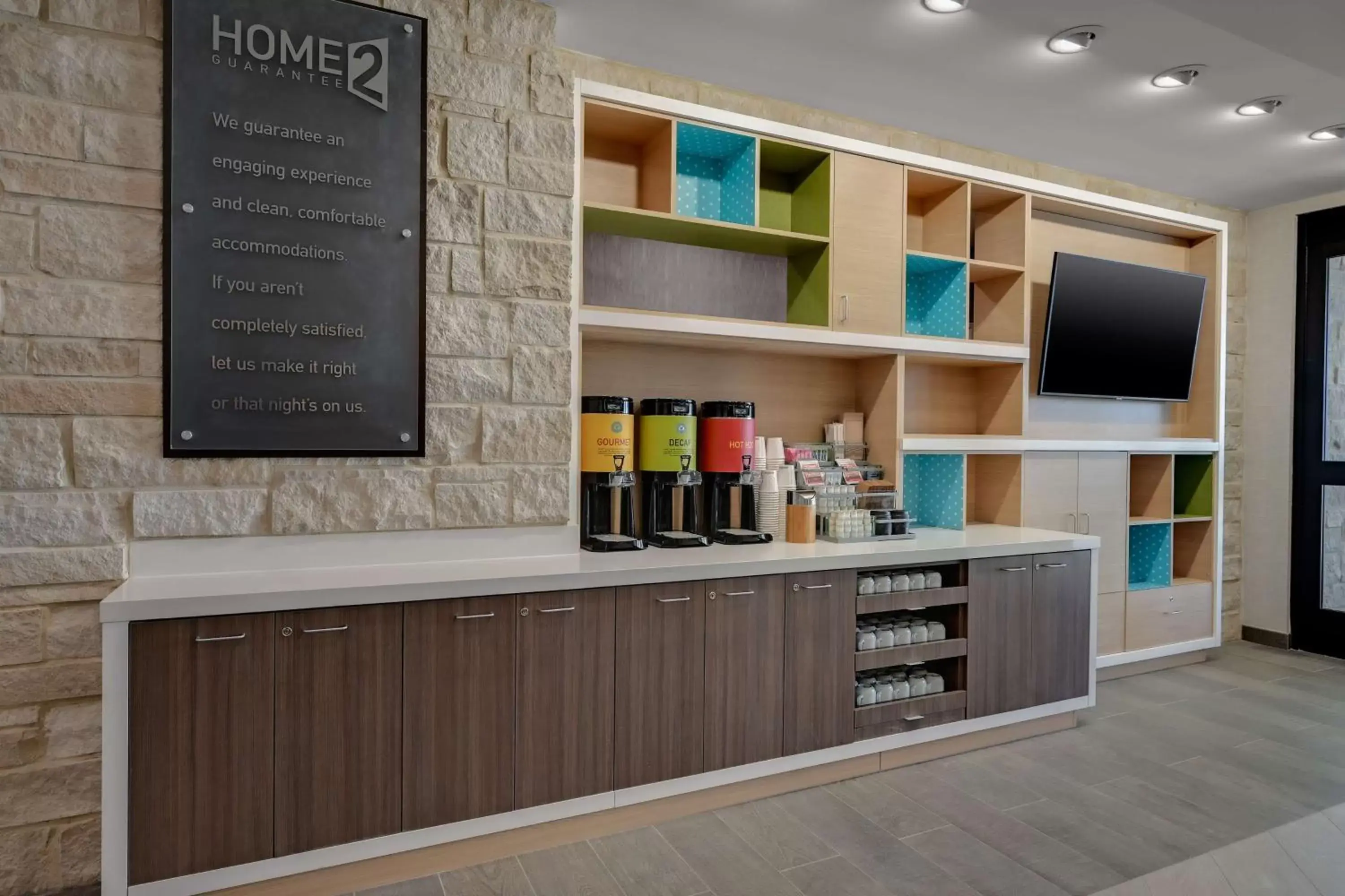 Dining area, Kitchen/Kitchenette in Home2 Suites By Hilton Temple