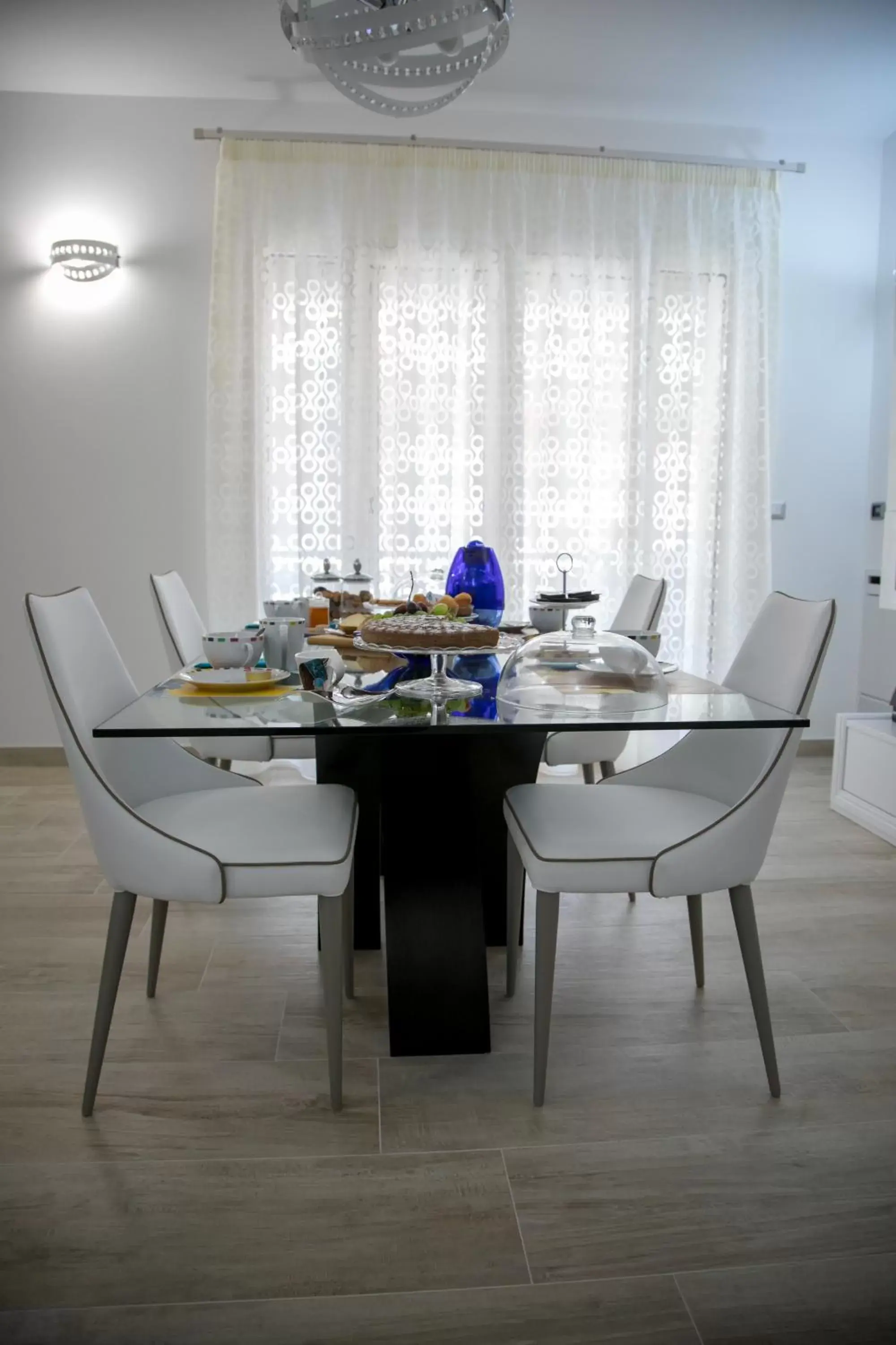 Dining Area in Luna d'Arte