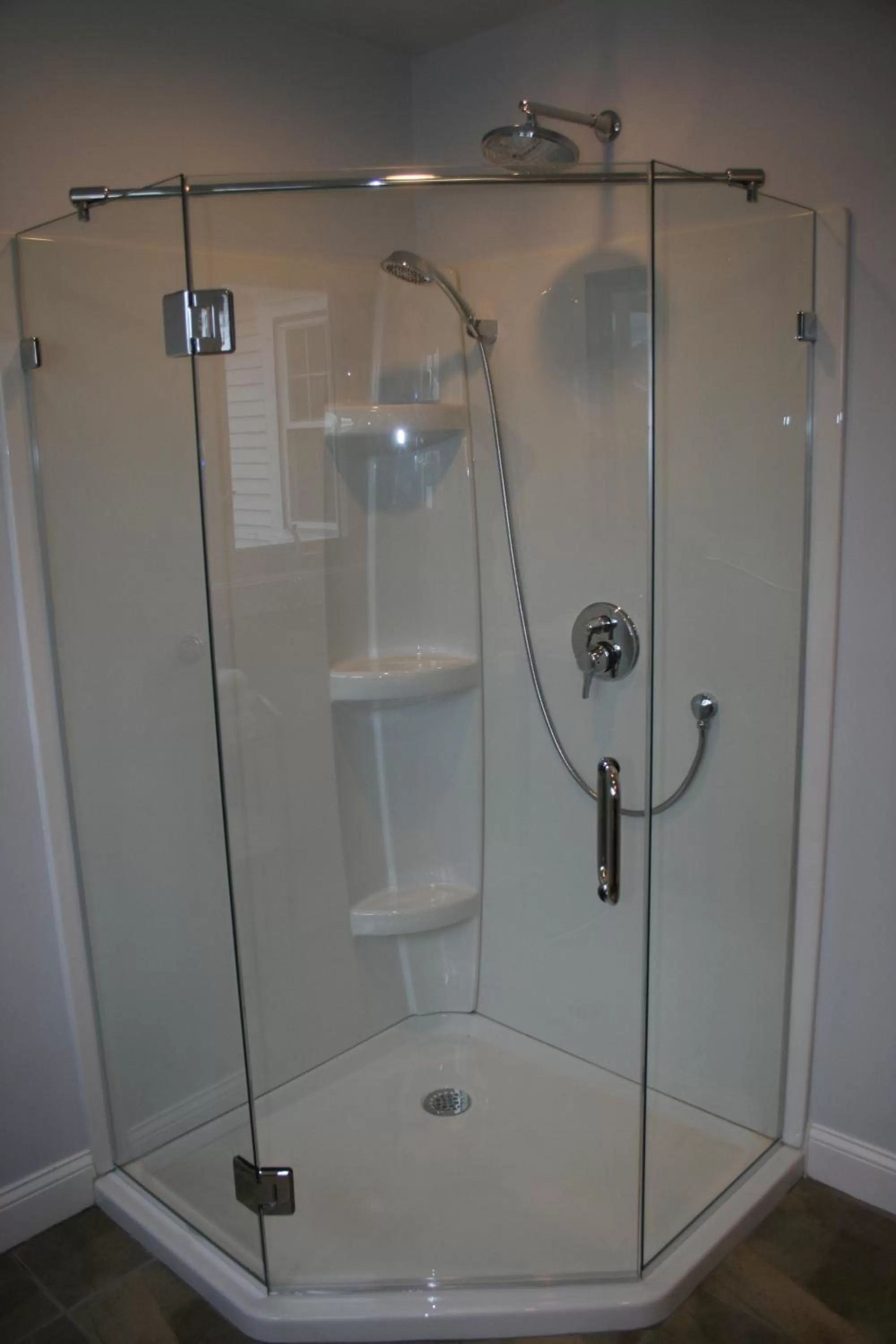 Bathroom in Shea's Riverside Inn & Motel