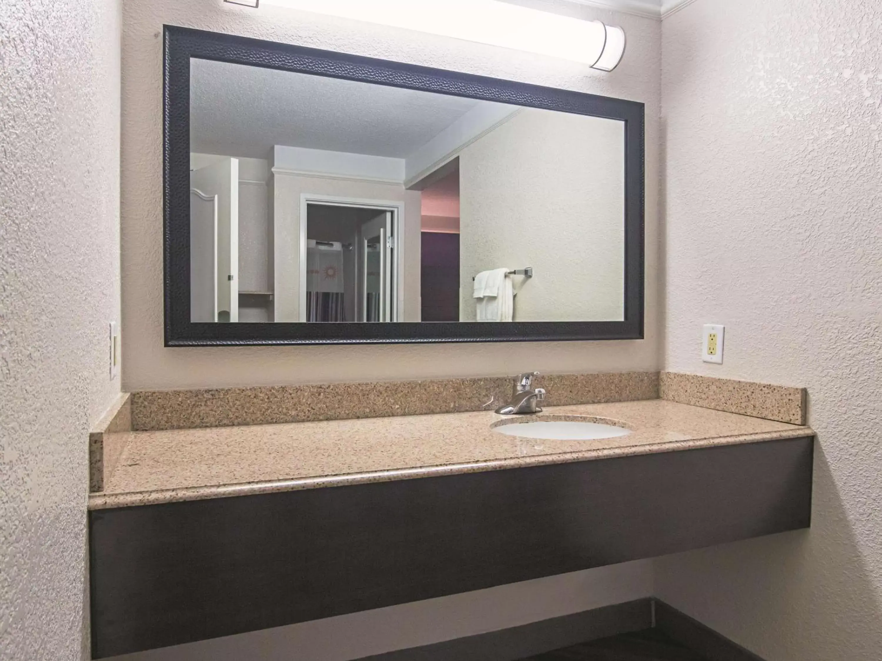 Photo of the whole room, Bathroom in La Quinta by Wyndham Detroit Utica