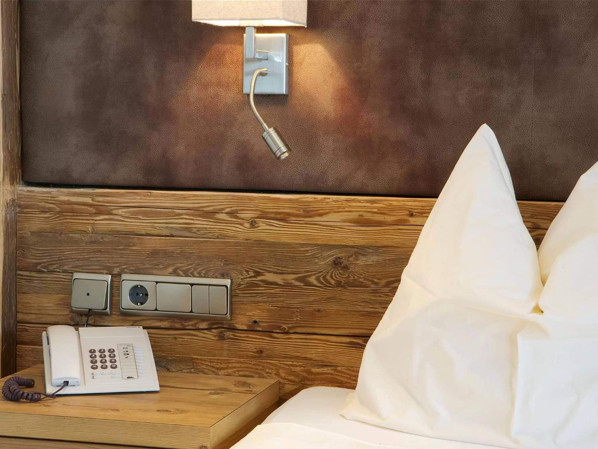 Bed in Hotel Alexander