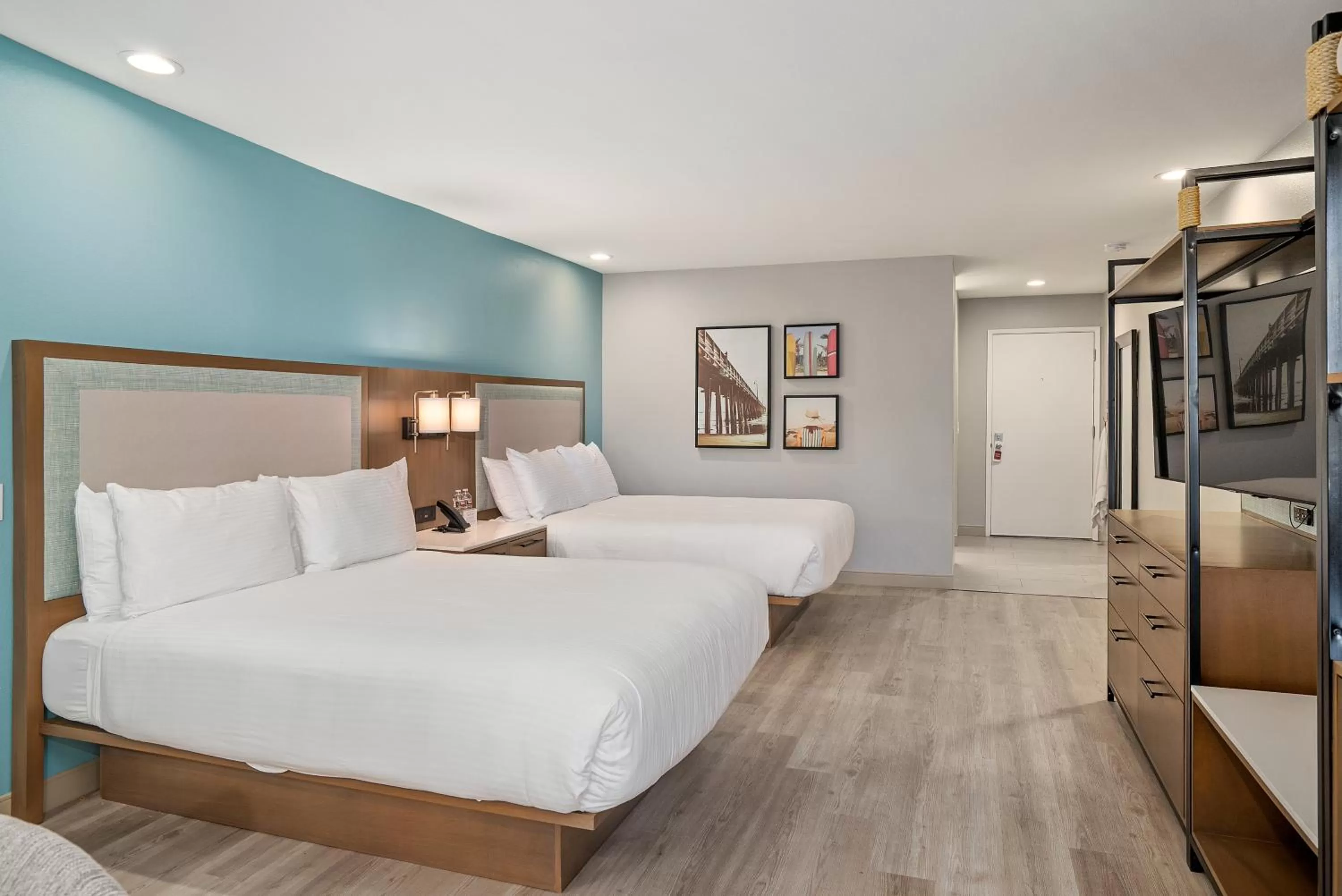 Bed in Shoreline Inn...on the beach