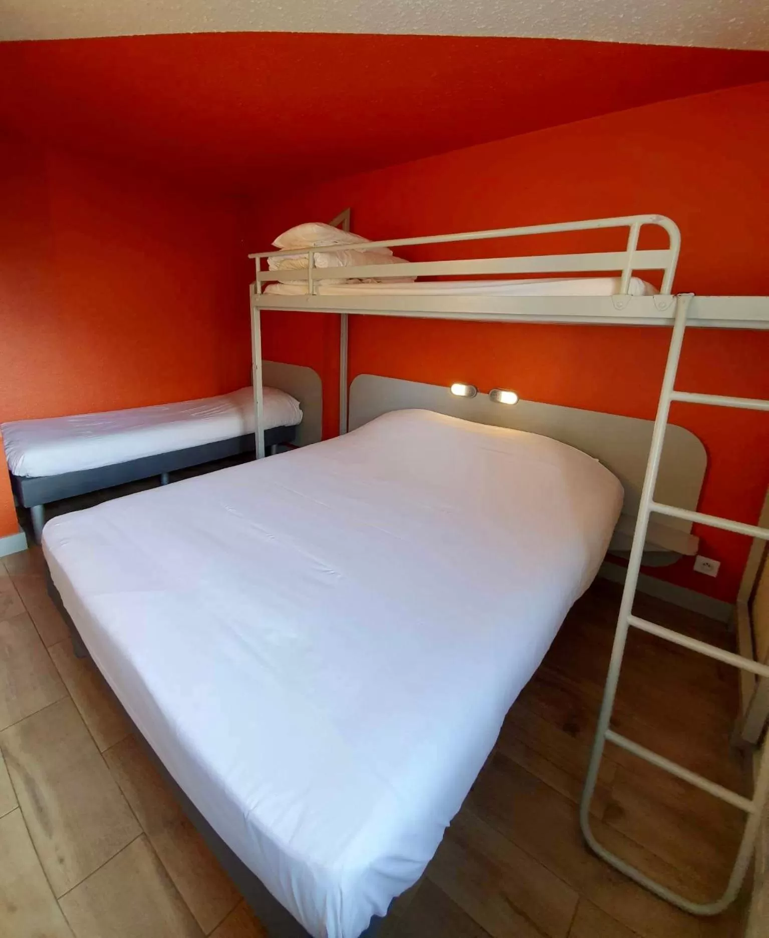 Family Room in Cit'hotel Design Booking Evry Saint-Germain-lès-Corbeil Sénart