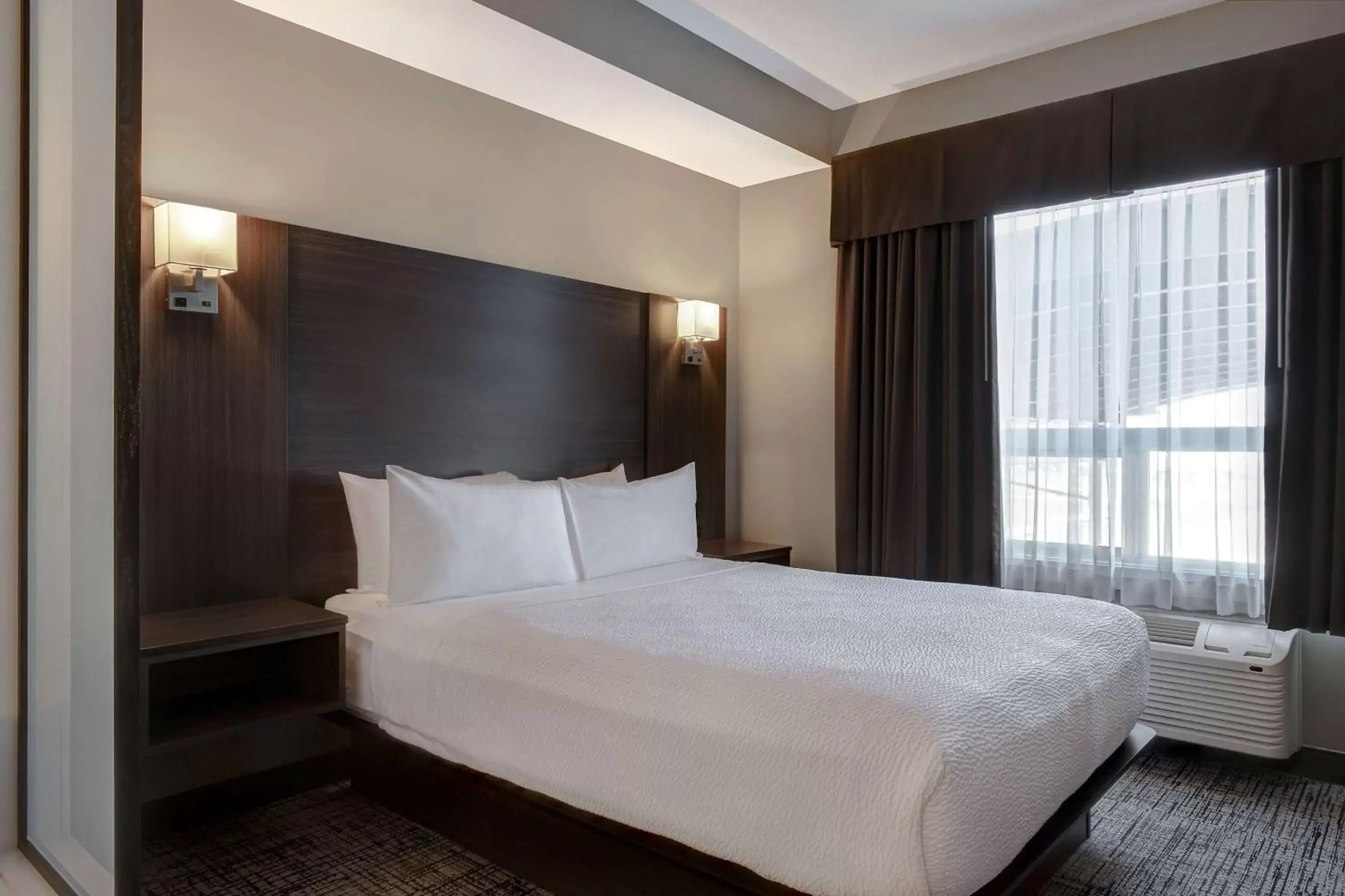 Photo of the whole room, Bed in Days Inn & Suites by Wyndham Warman Photo of the whole room, Bed in Days Inn & Suites by Wyndham Warman